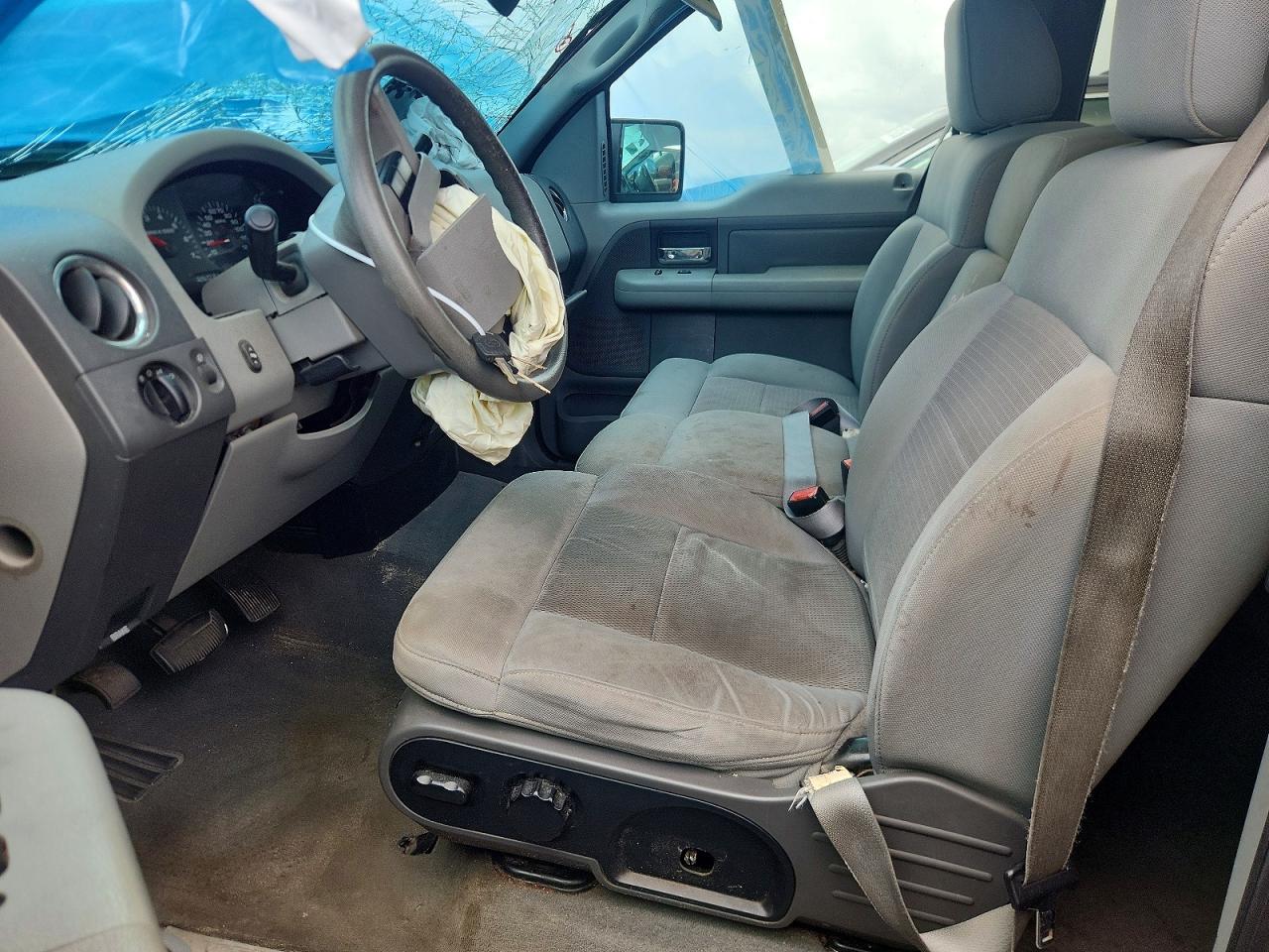 2004 Ford F150 Burgundy vin: 1FTPX145X4NB38949