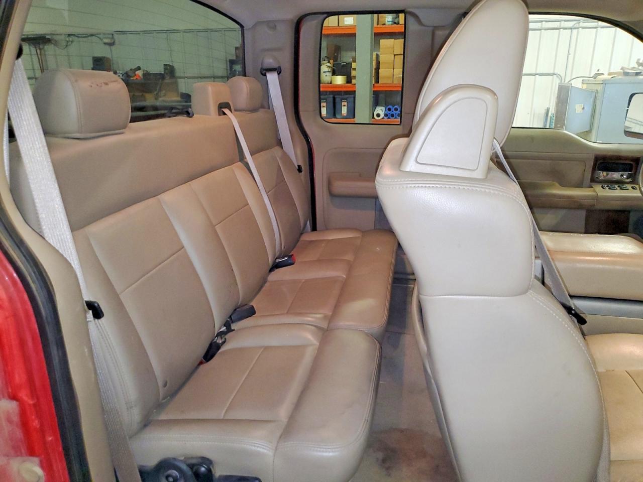 2005 Ford F150 Red vin: 1FTPX145X5NC07513