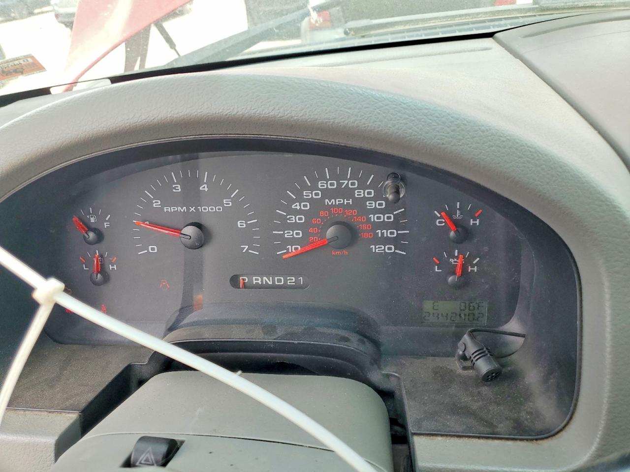 2006 Ford F150 Red vin: 1FTPX14V16FB77331