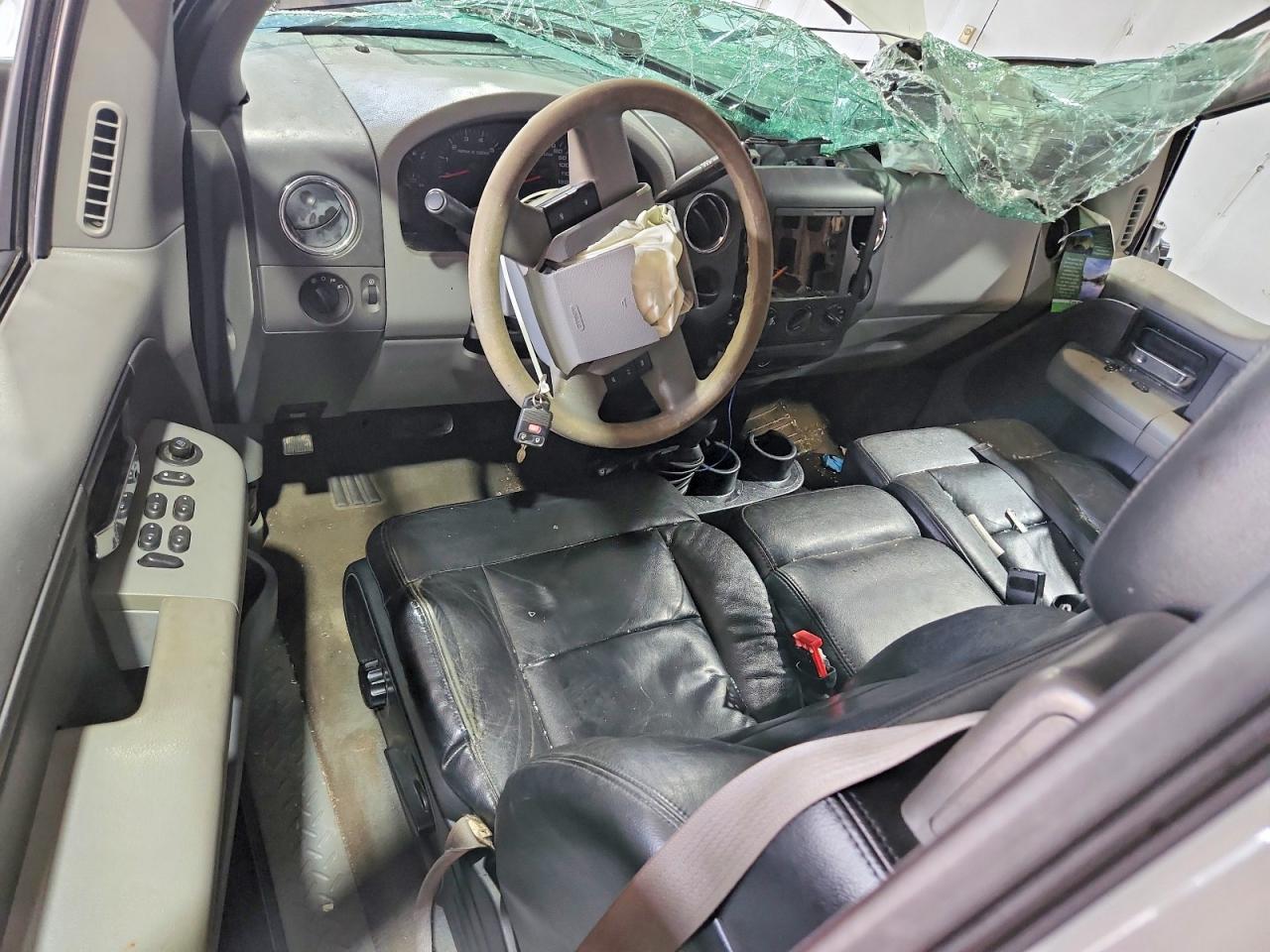 2006 Ford F150 Белый vin: 1FTPX14V26NB26930