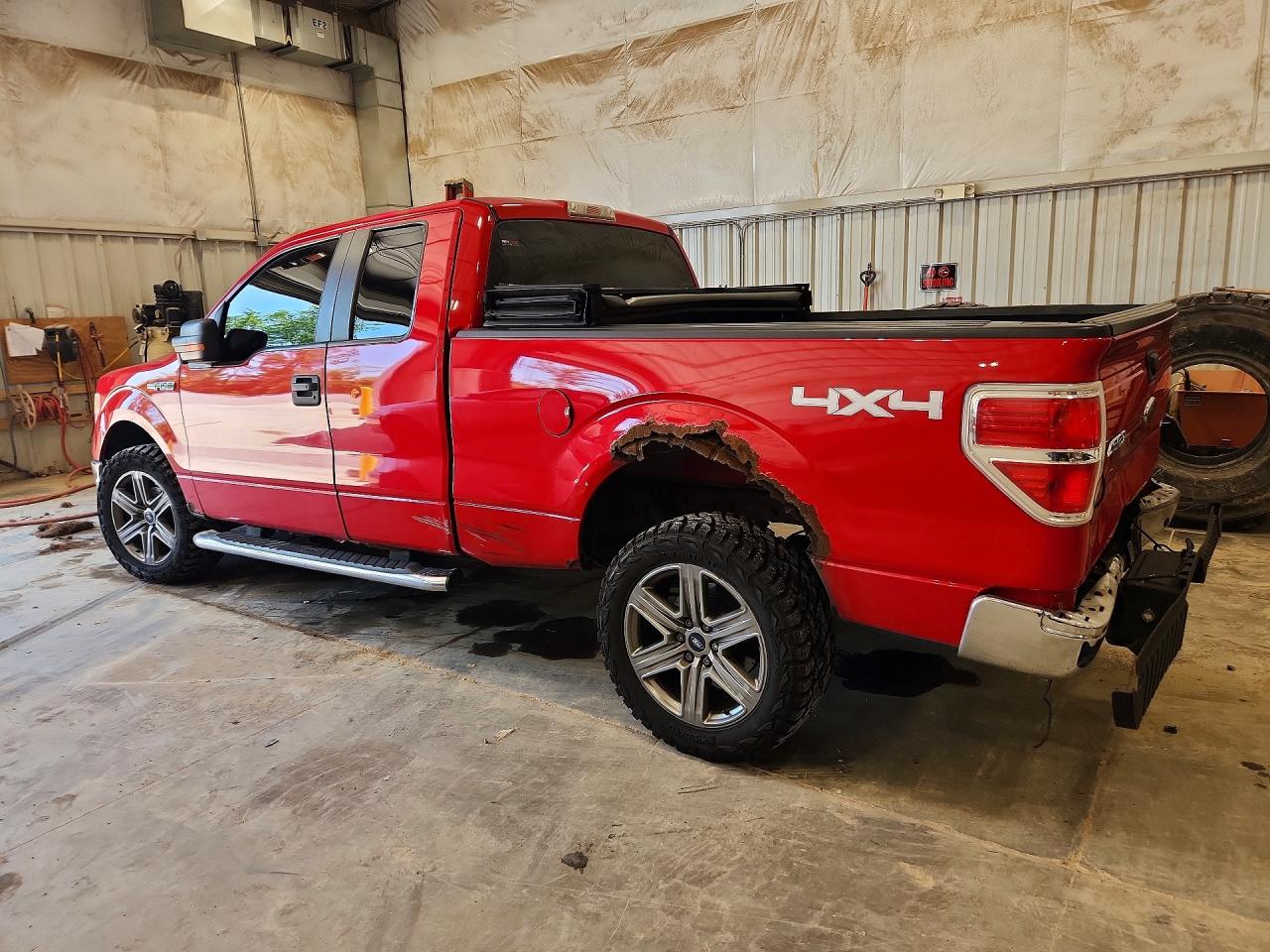 2009 Ford F150 Super Cab Red vin: 1FTPX14V29FB05297
