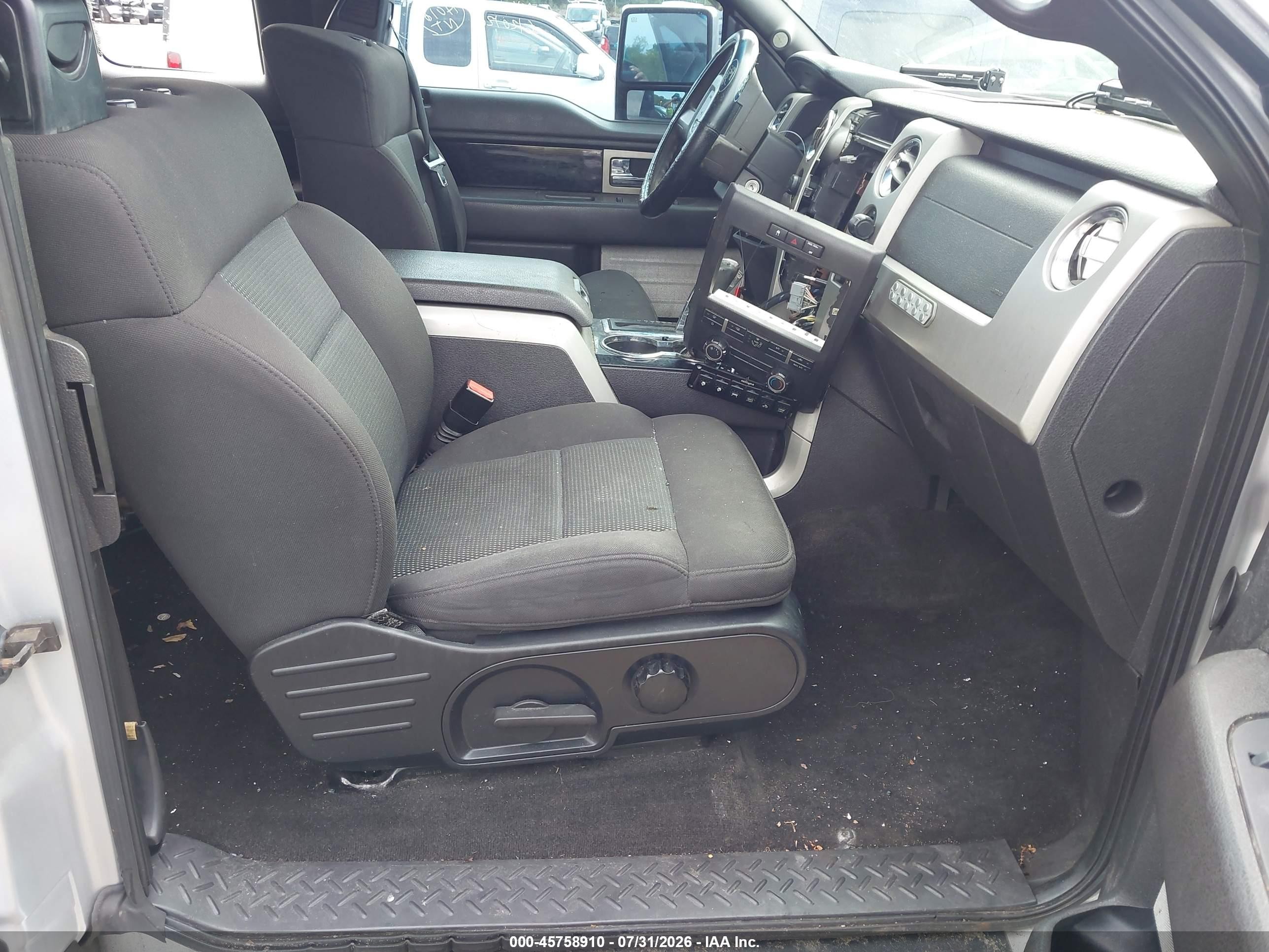 2009 Ford F-150 Silver vin: 1FTPX14V39FB20004