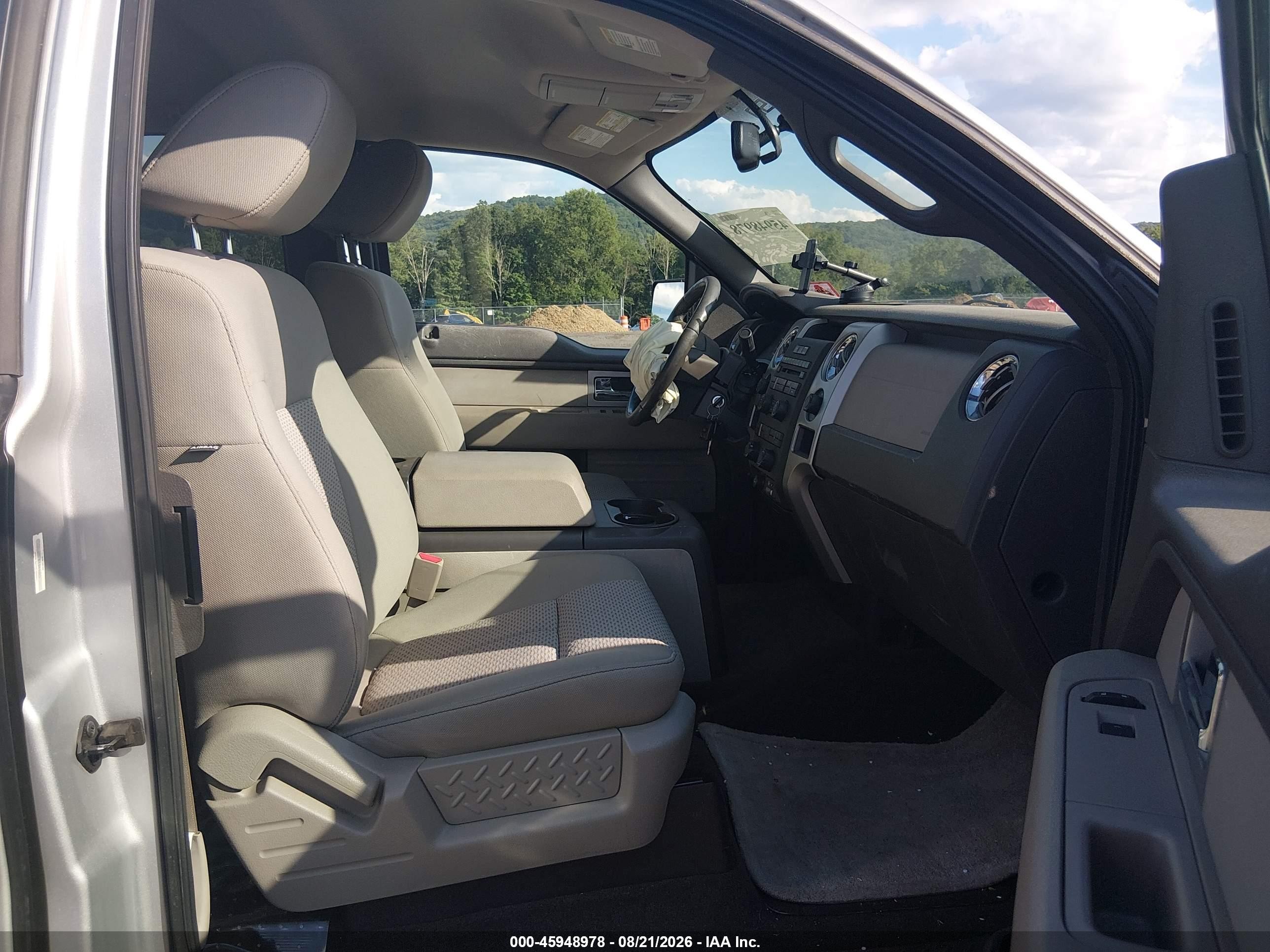 2009 Ford F-150 Xlt Silver vin: 1FTPX14V49KB58123