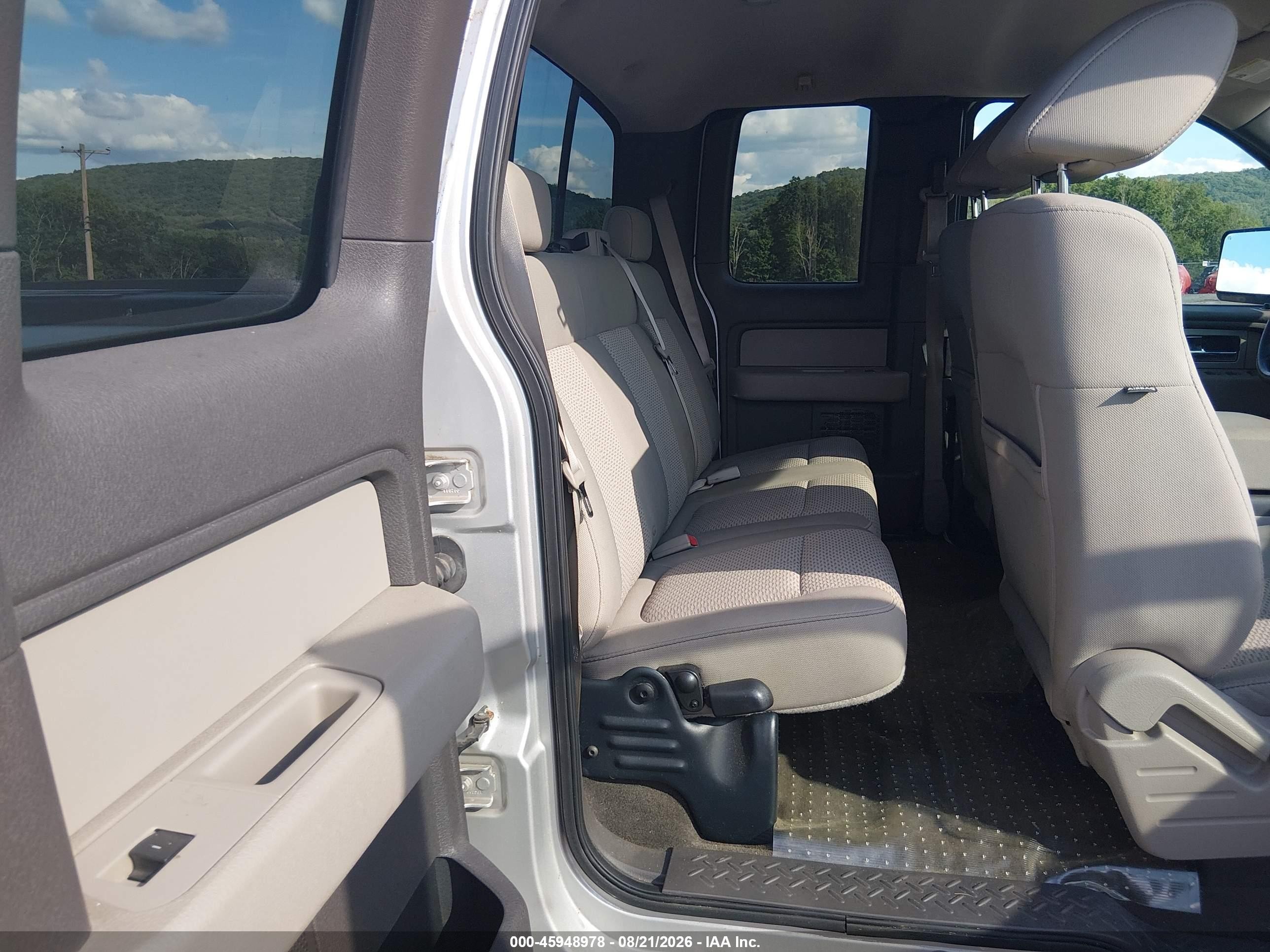2009 Ford F-150 Xlt Silver vin: 1FTPX14V49KB58123