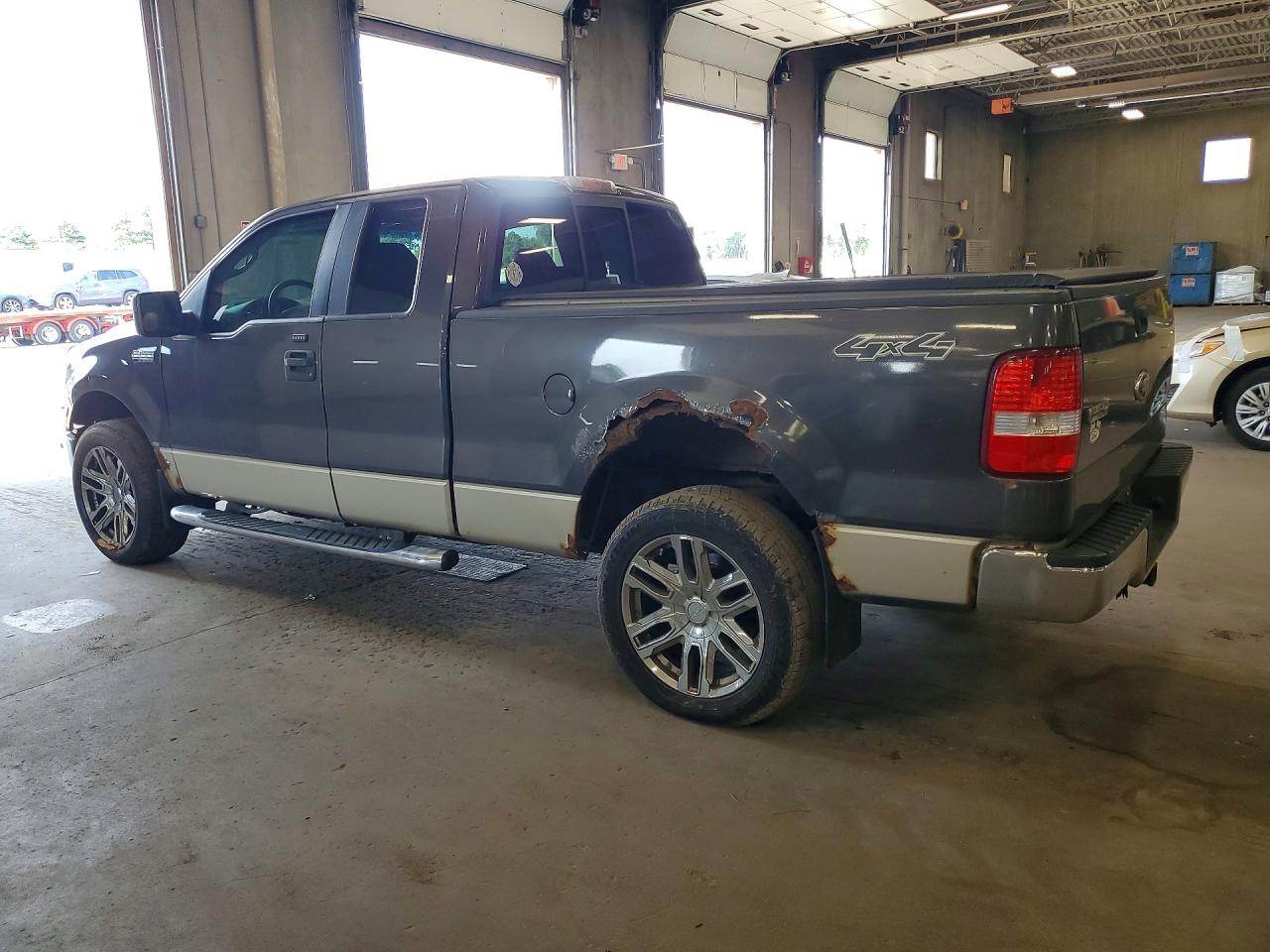 2007 Ford F150 Two Tone vin: 1FTPX14V77FB16244