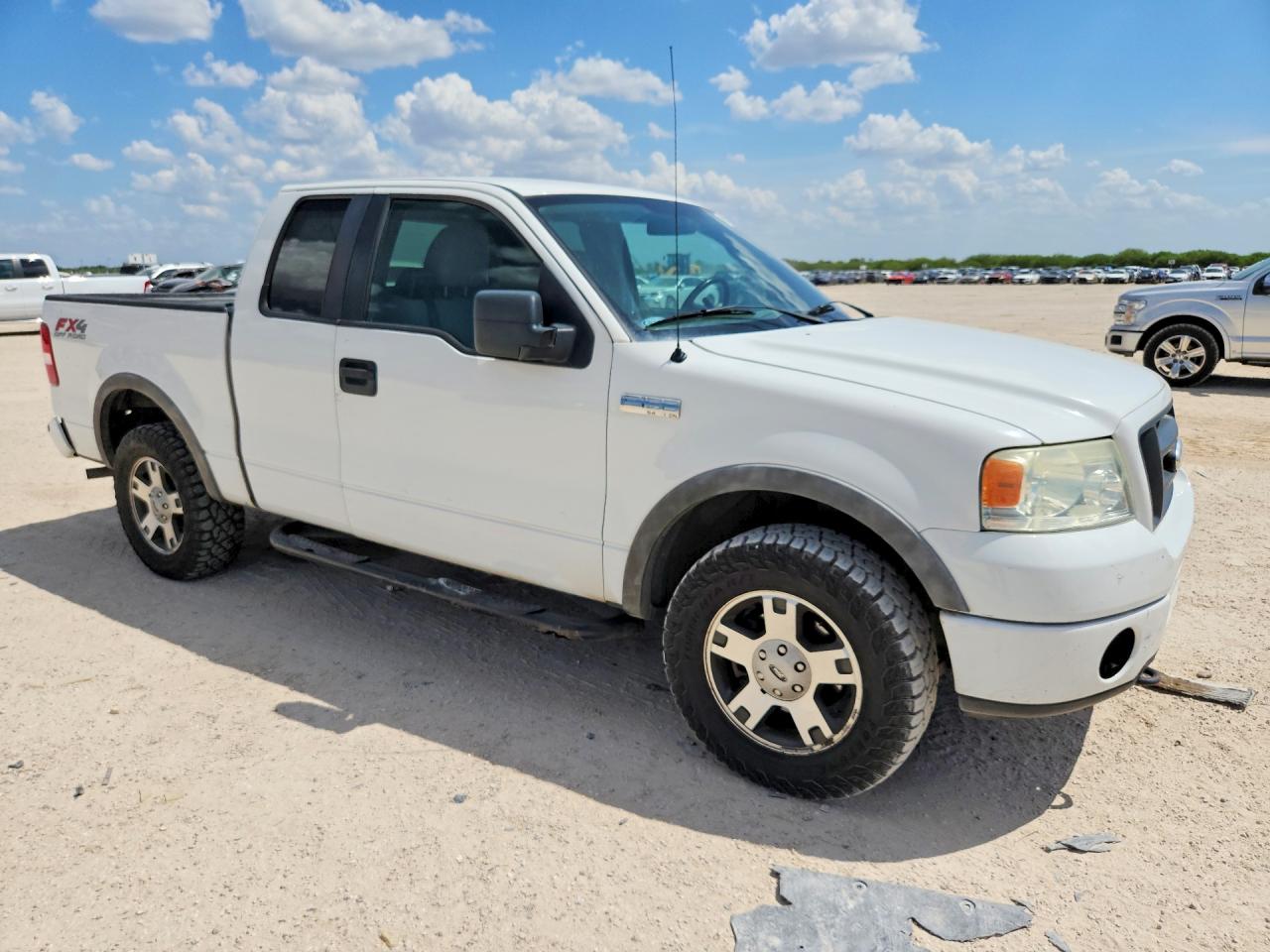 2006 Ford F150 White vin: 1FTPX14V96KD28567