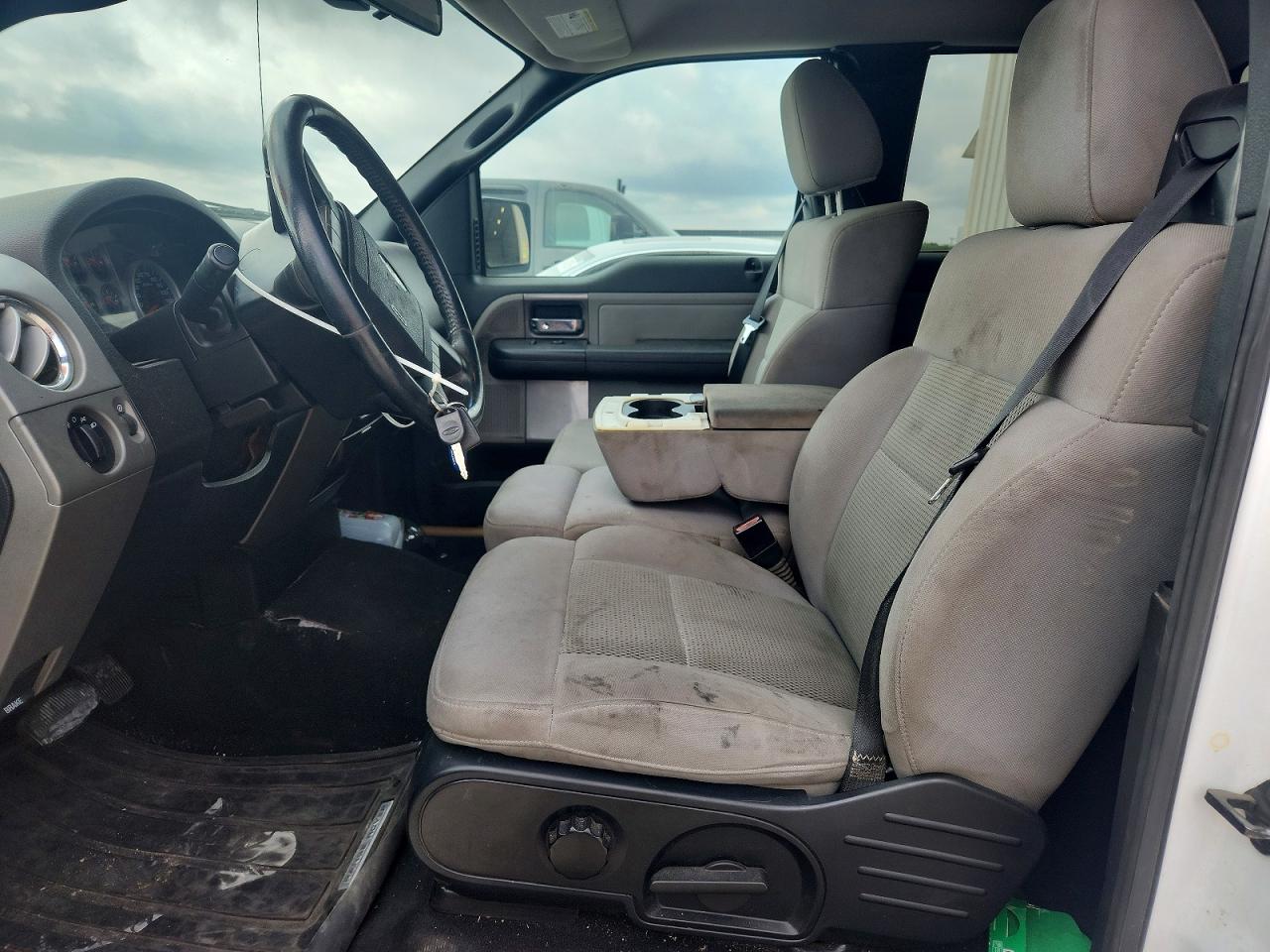 2006 Ford F150 White vin: 1FTPX14V96KD28567