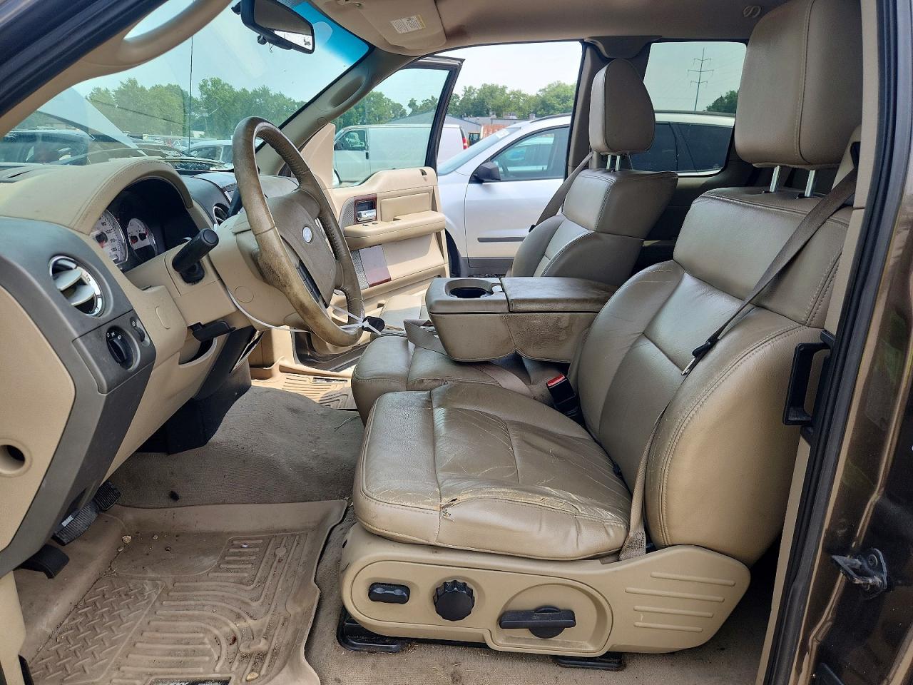 2008 Ford F150 Brown vin: 1FTPX14V98FC13026