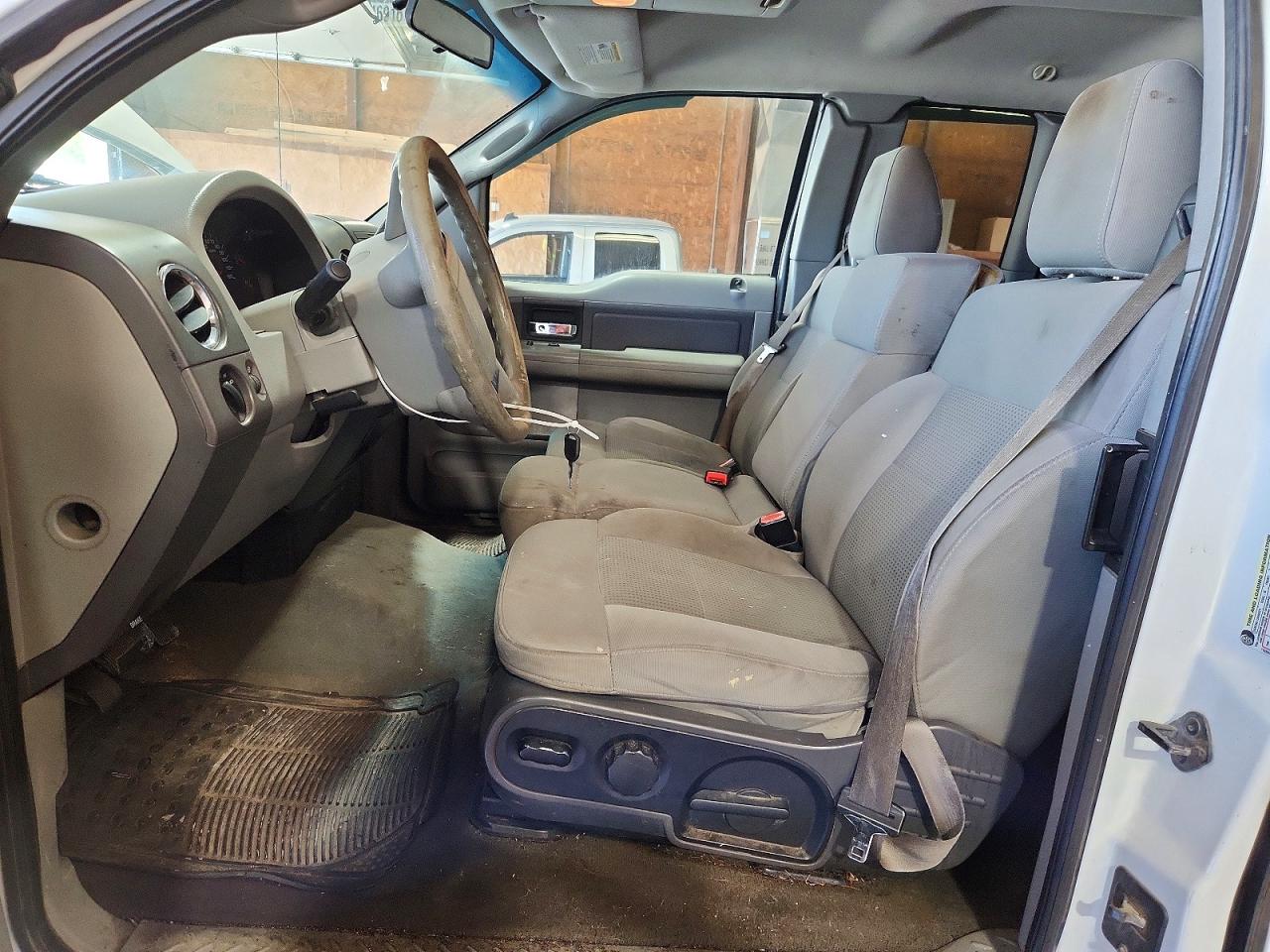 2007 Ford F150 White vin: 1FTPX14VX7FA95132