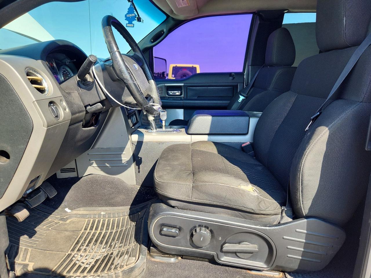 2007 Ford F150 White vin: 1FTPX14VX7FB03293