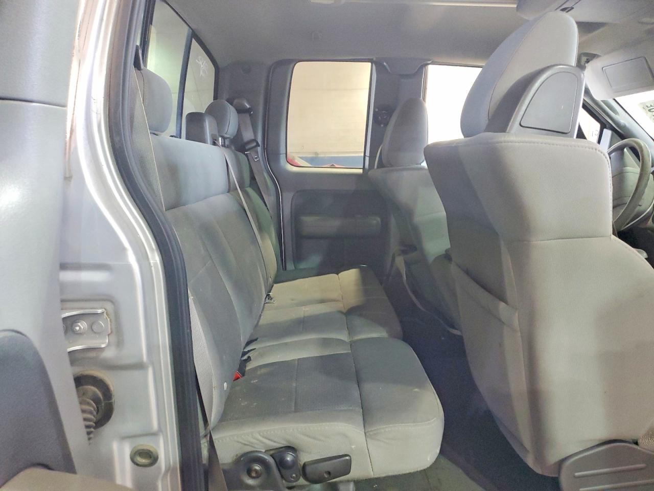 2008 Ford F150 Silver vin: 1FTPX14VX8FA01865