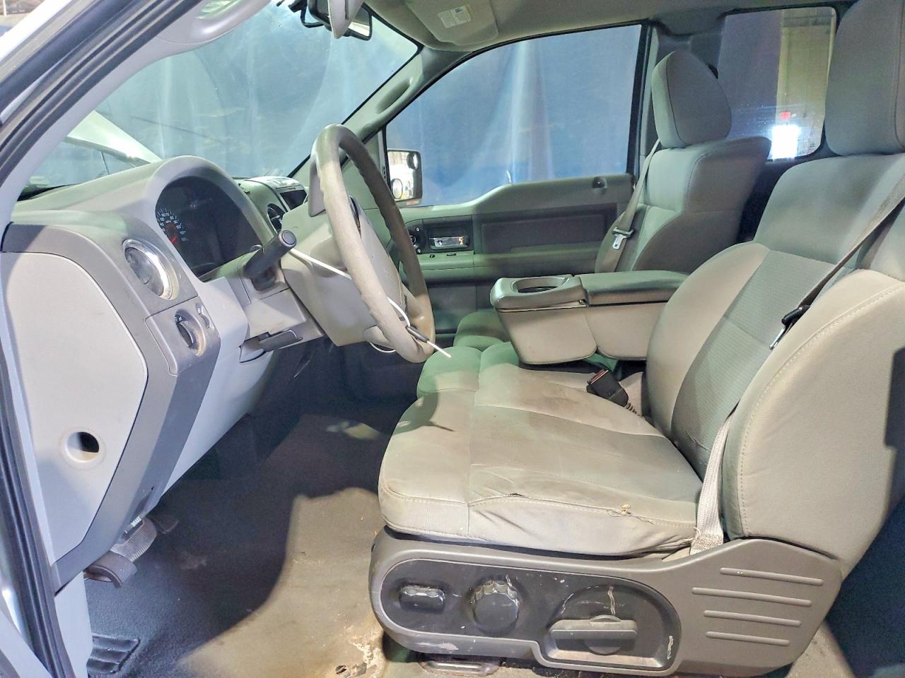 2008 Ford F150 Silver vin: 1FTPX14VX8FA01865