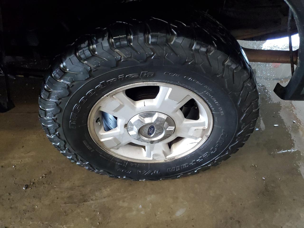 2008 Ford F150 Blue vin: 1FTPX14VX8FA78834 Damage: Left Rear Wheel, Curb Rash, 2 To 3 Inches