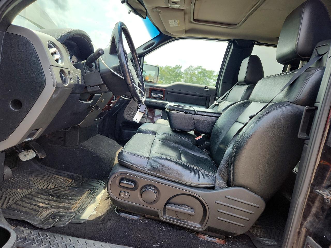 2008 Ford F150 Black vin: 1FTPX14VX8FB40183