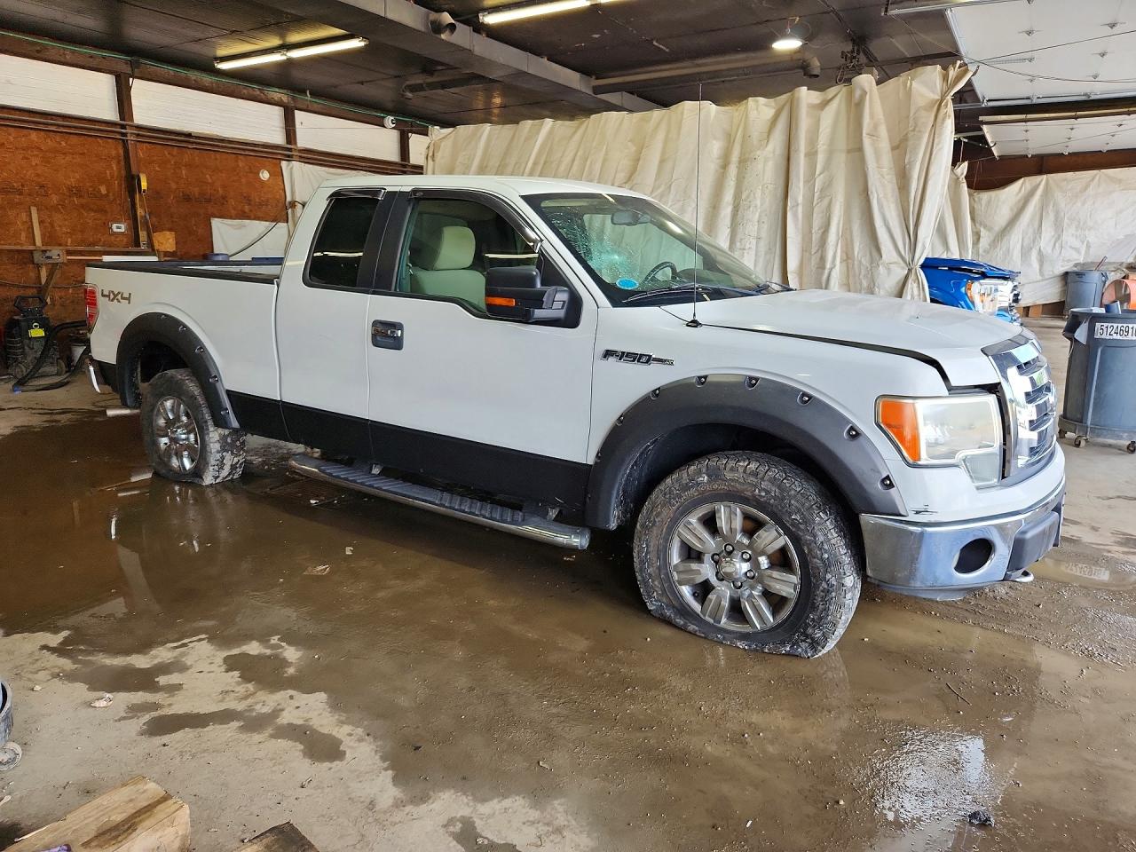 2009 Ford F150 Super Cab White vin: 1FTPX14VX9FB22364