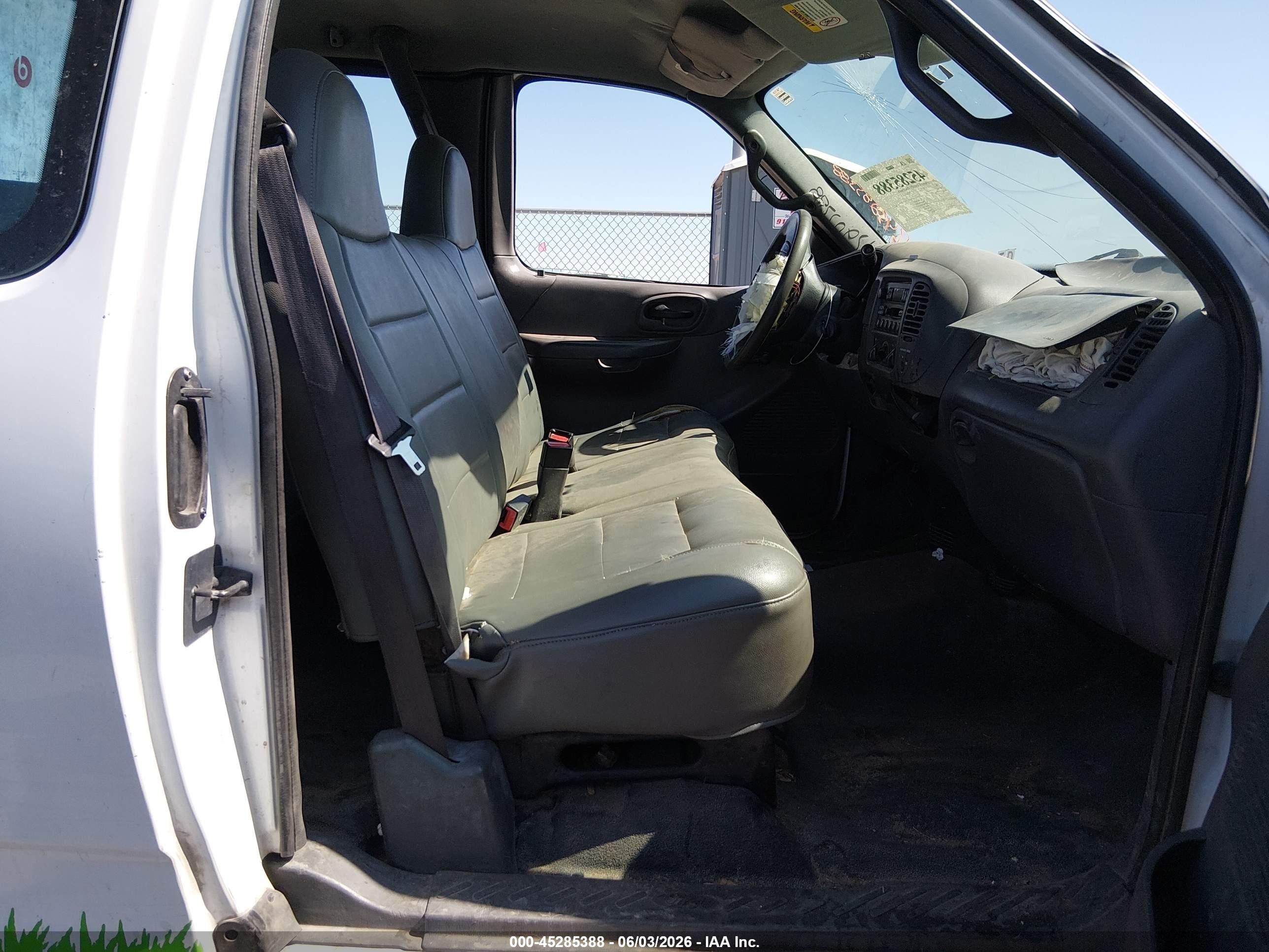 2001 Ford F-150 Lariat/xl/xlt Белый vin: 1FTPX17L41NB45529