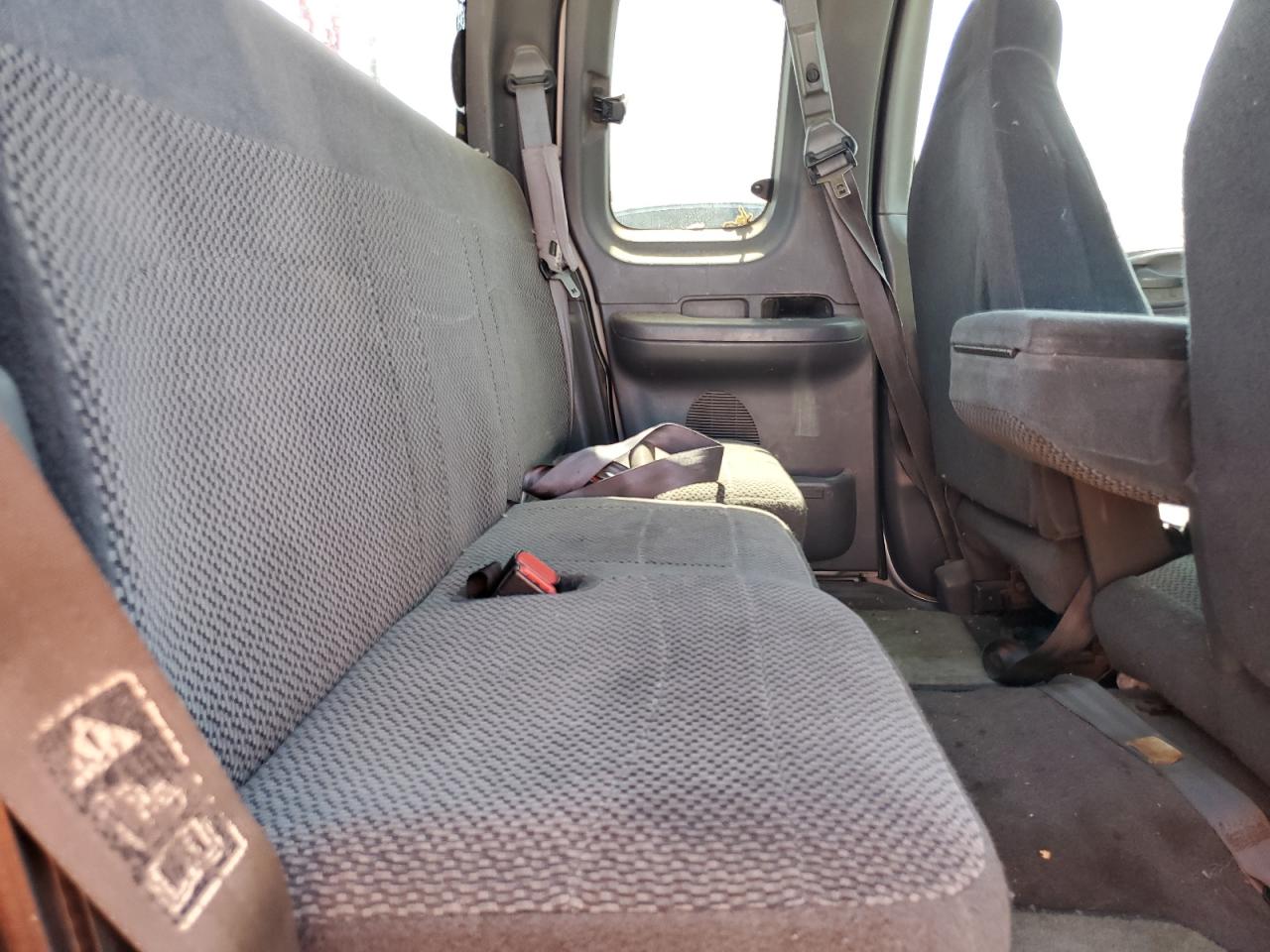 1999 Ford F250 Silver vin: 1FTPX28L0XKA18887