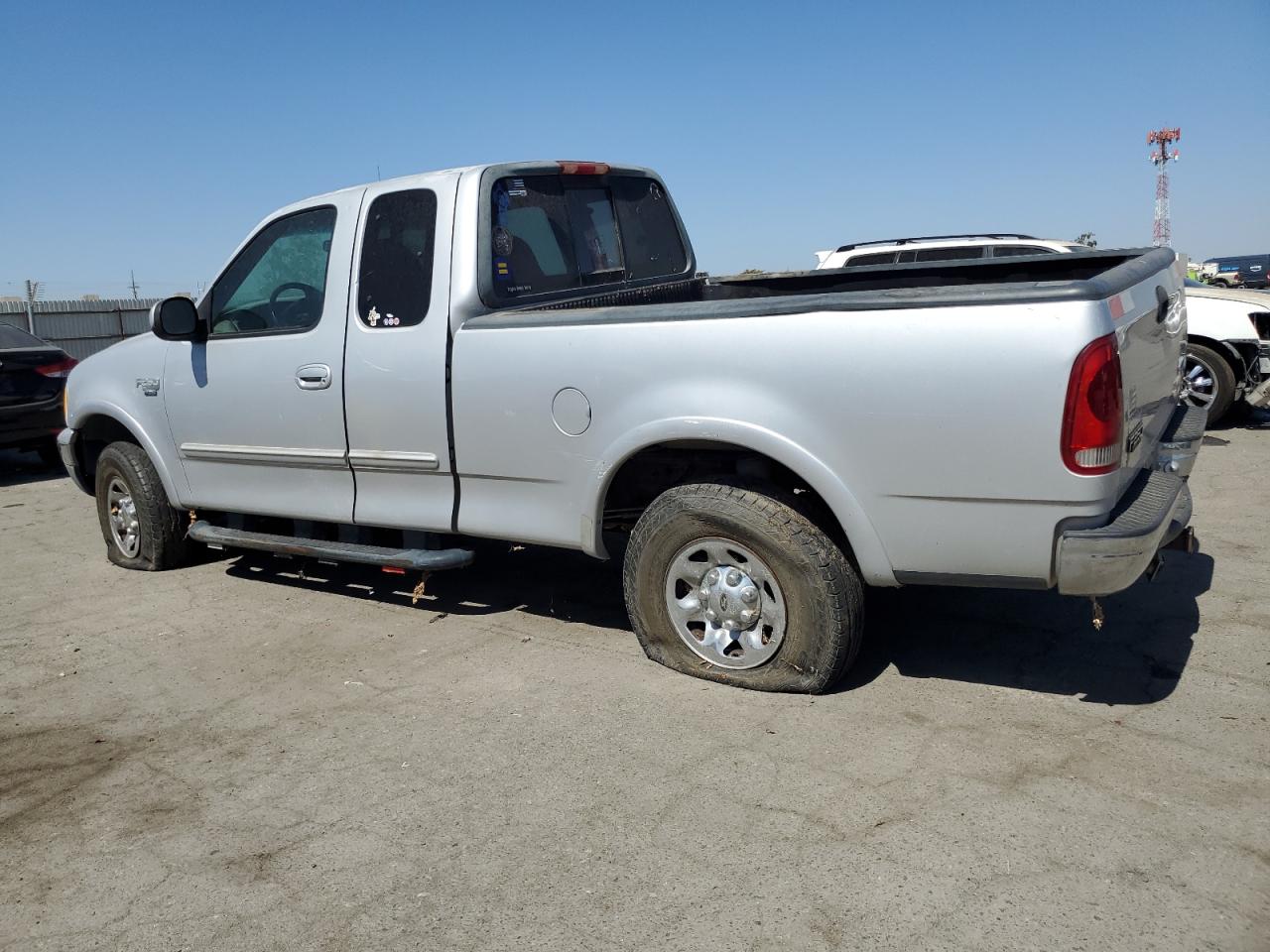 1999 Ford F250 Silver vin: 1FTPX28L0XKA18887