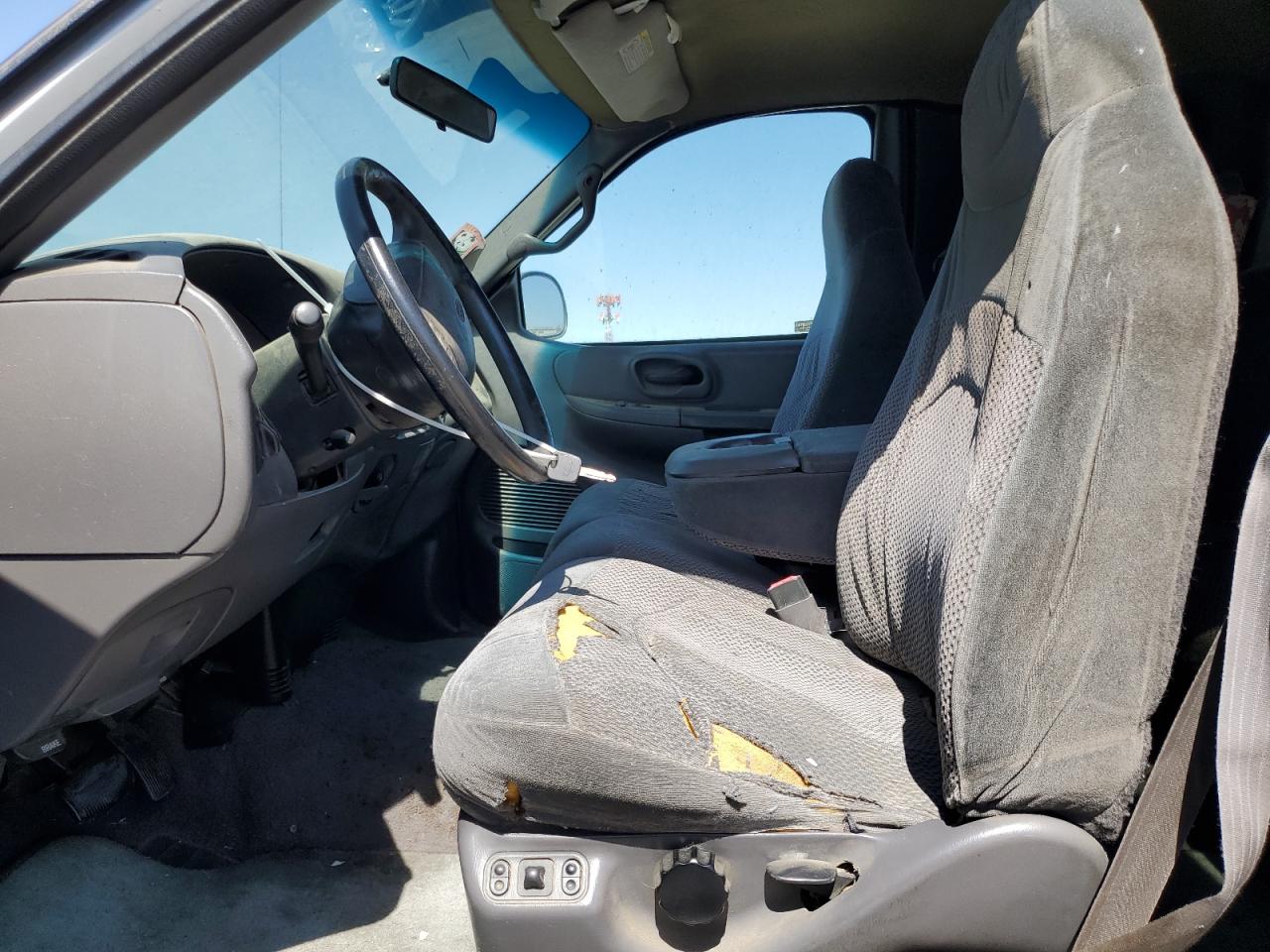 1999 Ford F250 Silver vin: 1FTPX28L0XKA18887