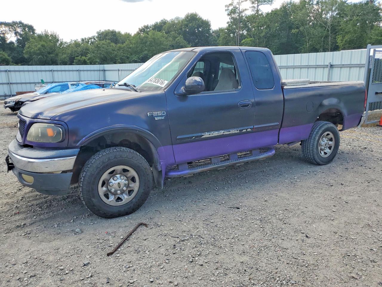1999 Ford F250 Two Tone vin: 1FTPX28L0XNB70182