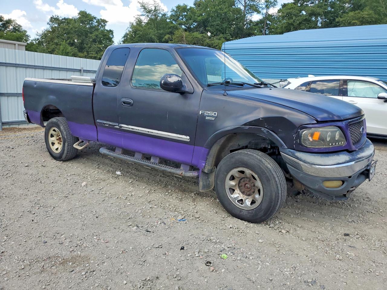 1999 Ford F250 Two Tone vin: 1FTPX28L0XNB70182