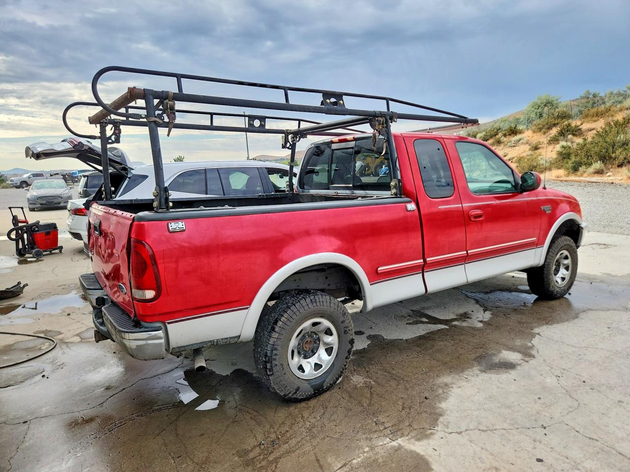 1998 Ford F250 Red vin: 1FTPX28L4WKA85426