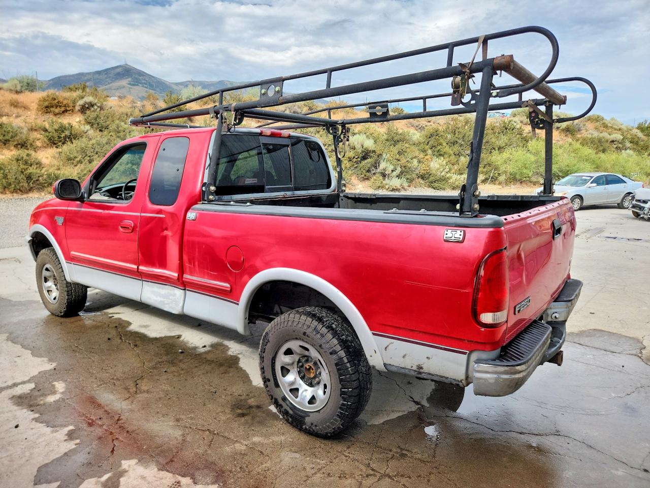 1998 Ford F250 Red vin: 1FTPX28L4WKA85426