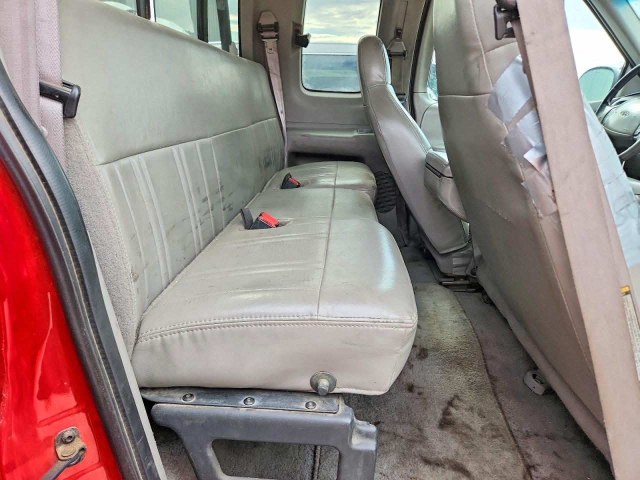 1998 Ford F250 Red vin: 1FTPX28L4WKA85426