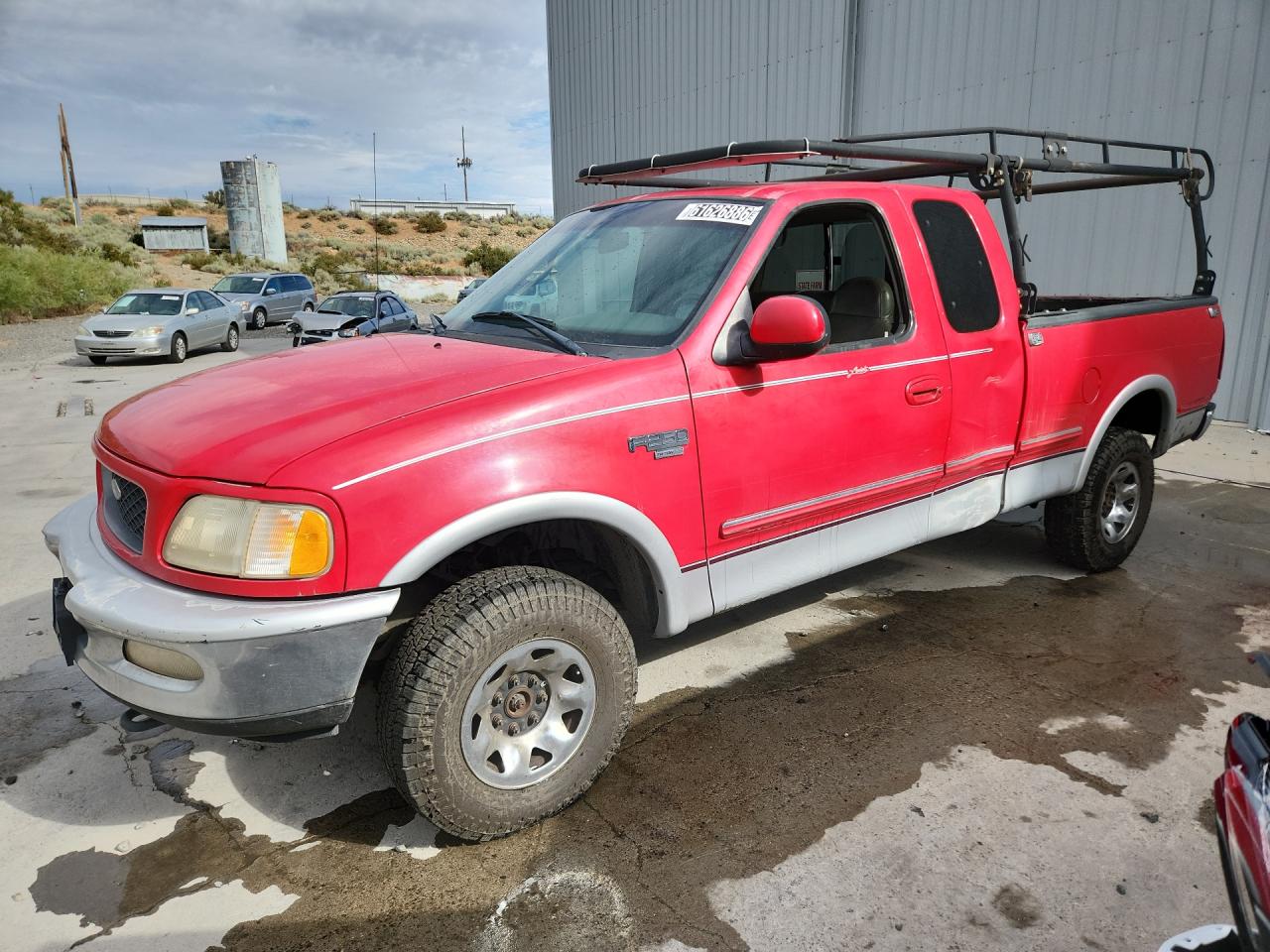 1998 Ford F250 Red vin: 1FTPX28L4WKA85426 Damage: Left Front Door, Dent(S) W/ Paint Dmg, 1 To 2 Inches