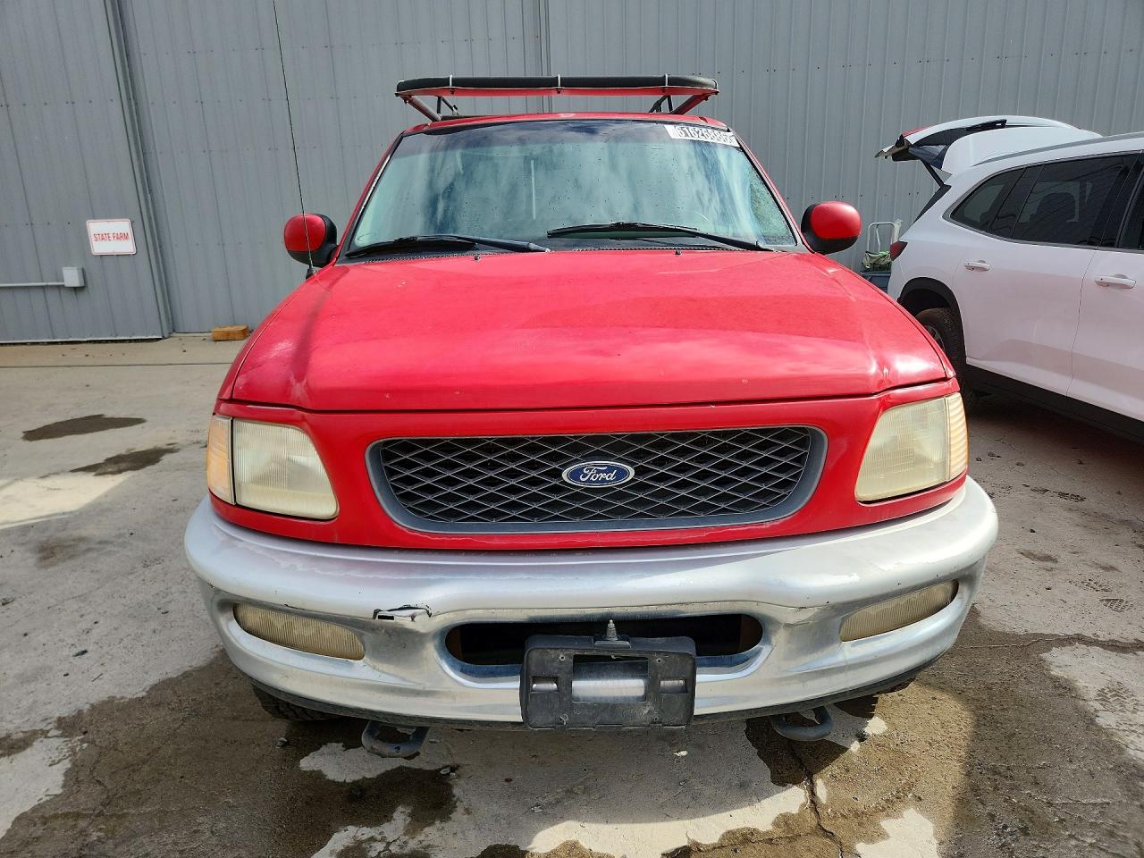 1998 Ford F250 Red vin: 1FTPX28L4WKA85426