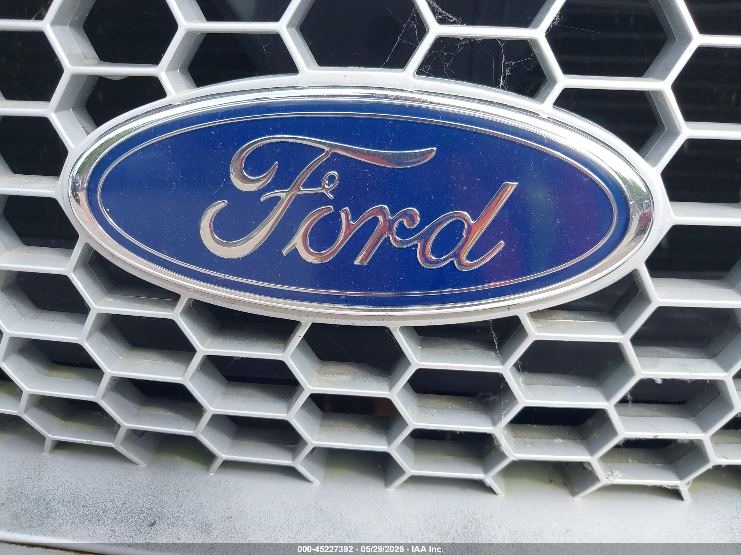 1999 Ford F-250 Lariat/work Series/xl/xlt White vin: 1FTPX28L4XNA82011