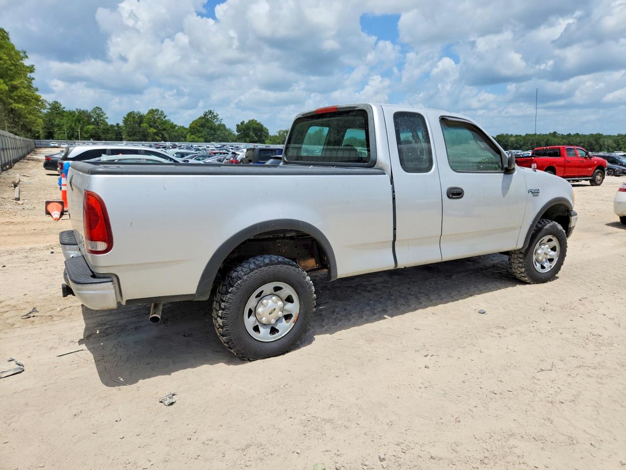 1999 Ford F250 Серебряный vin: 1FTPX28W6XNA74292