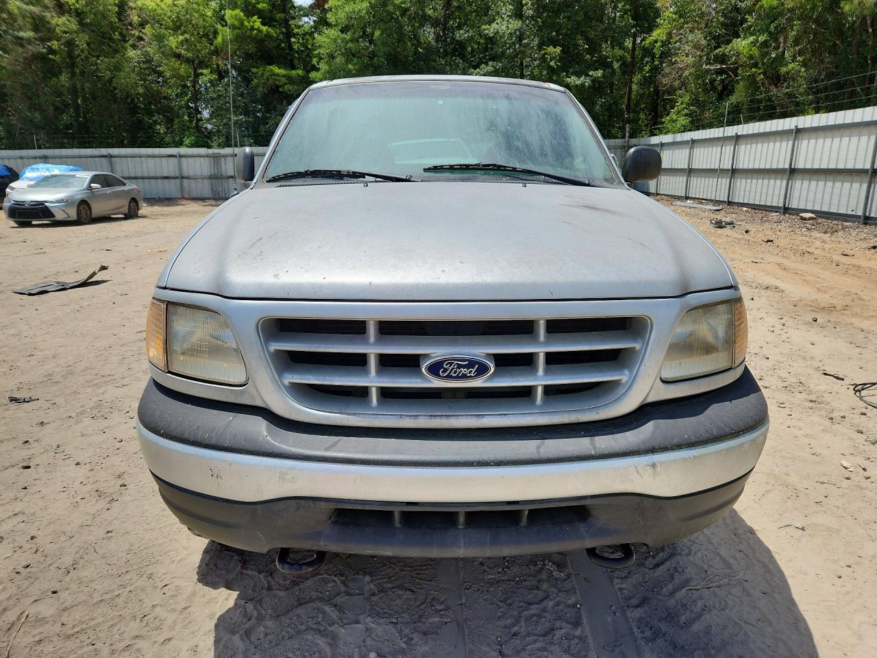 1999 Ford F250 Серебряный vin: 1FTPX28W6XNA74292