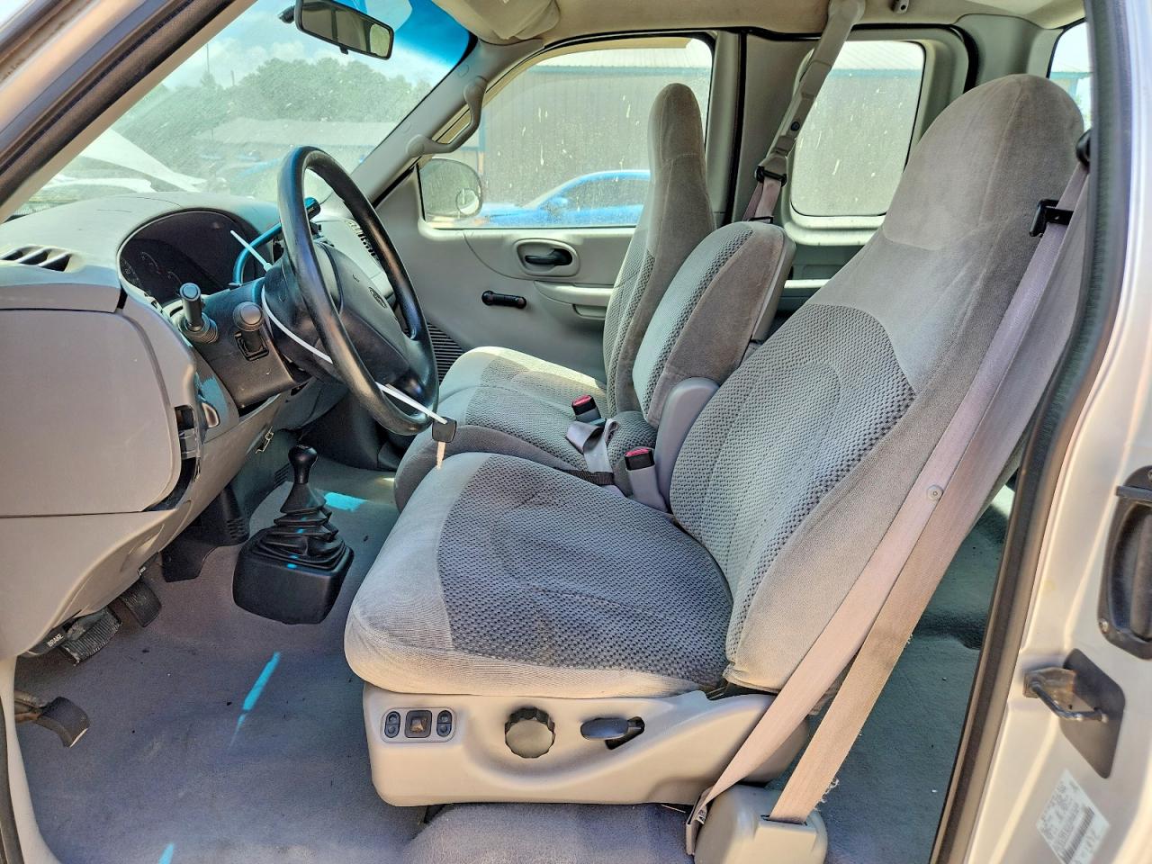 1999 Ford F250 Серебряный vin: 1FTPX28W6XNA74292