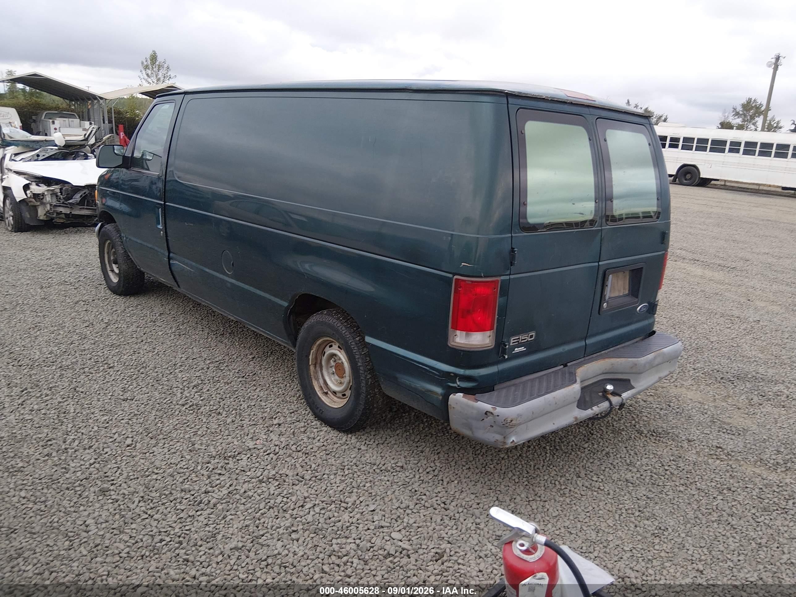 2001 Ford E-150 Commercial/recreational Зеленый vin: 1FTRE14211HB42872
