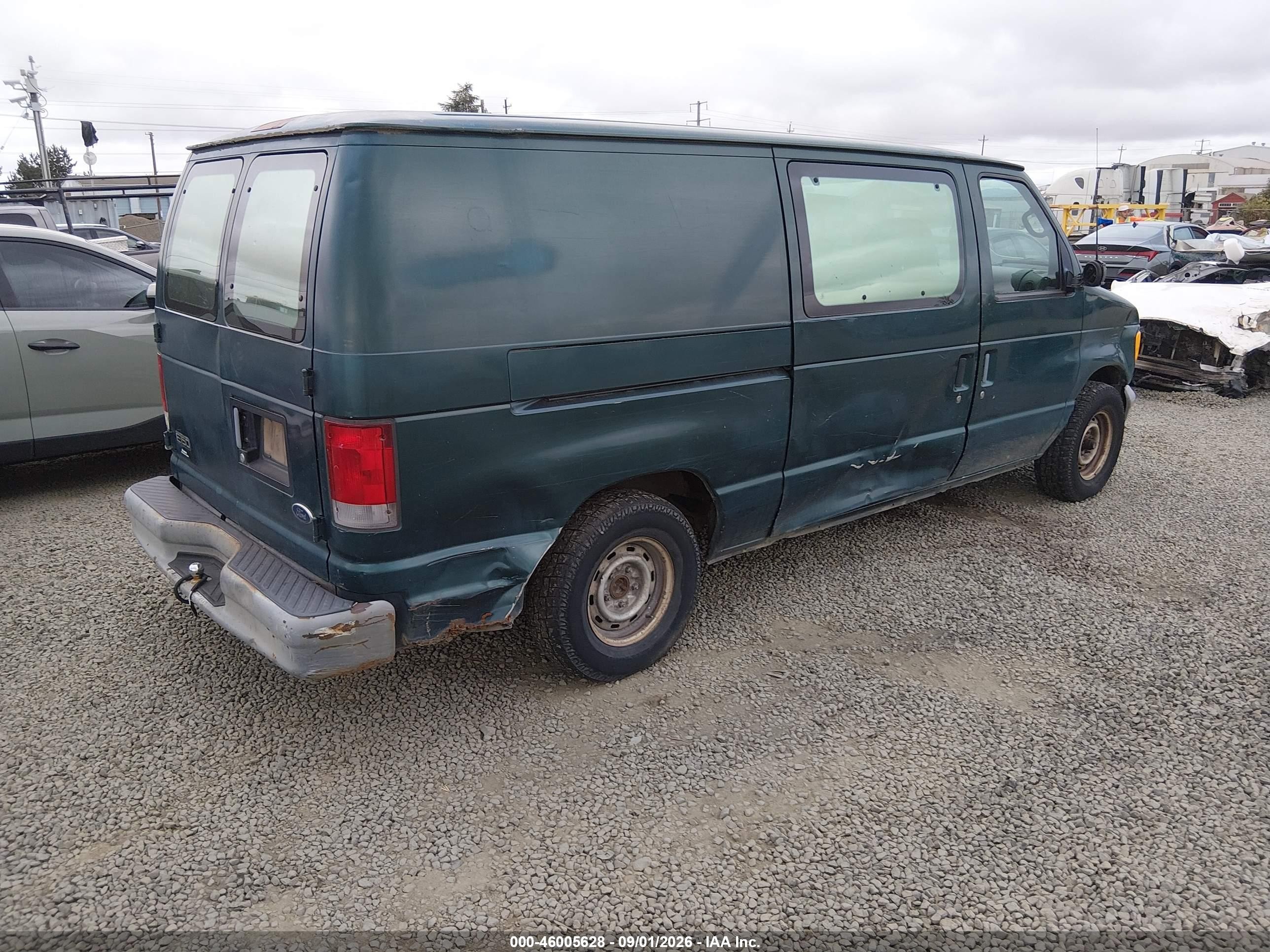 2001 Ford E-150 Commercial/recreational Зеленый vin: 1FTRE14211HB42872
