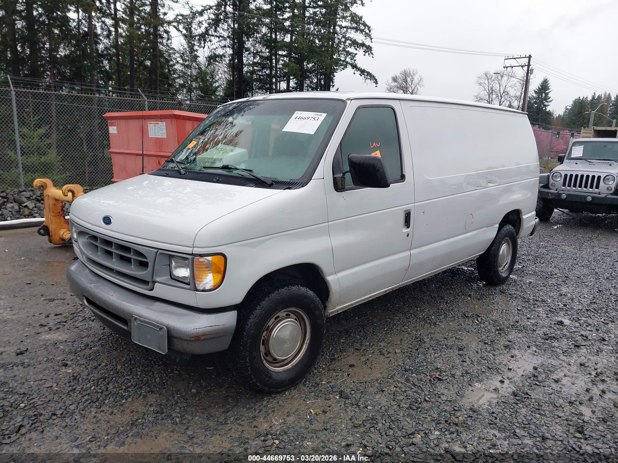 2002 Ford E-150 Commercial/recreational White vin: 1FTRE14212HB29279