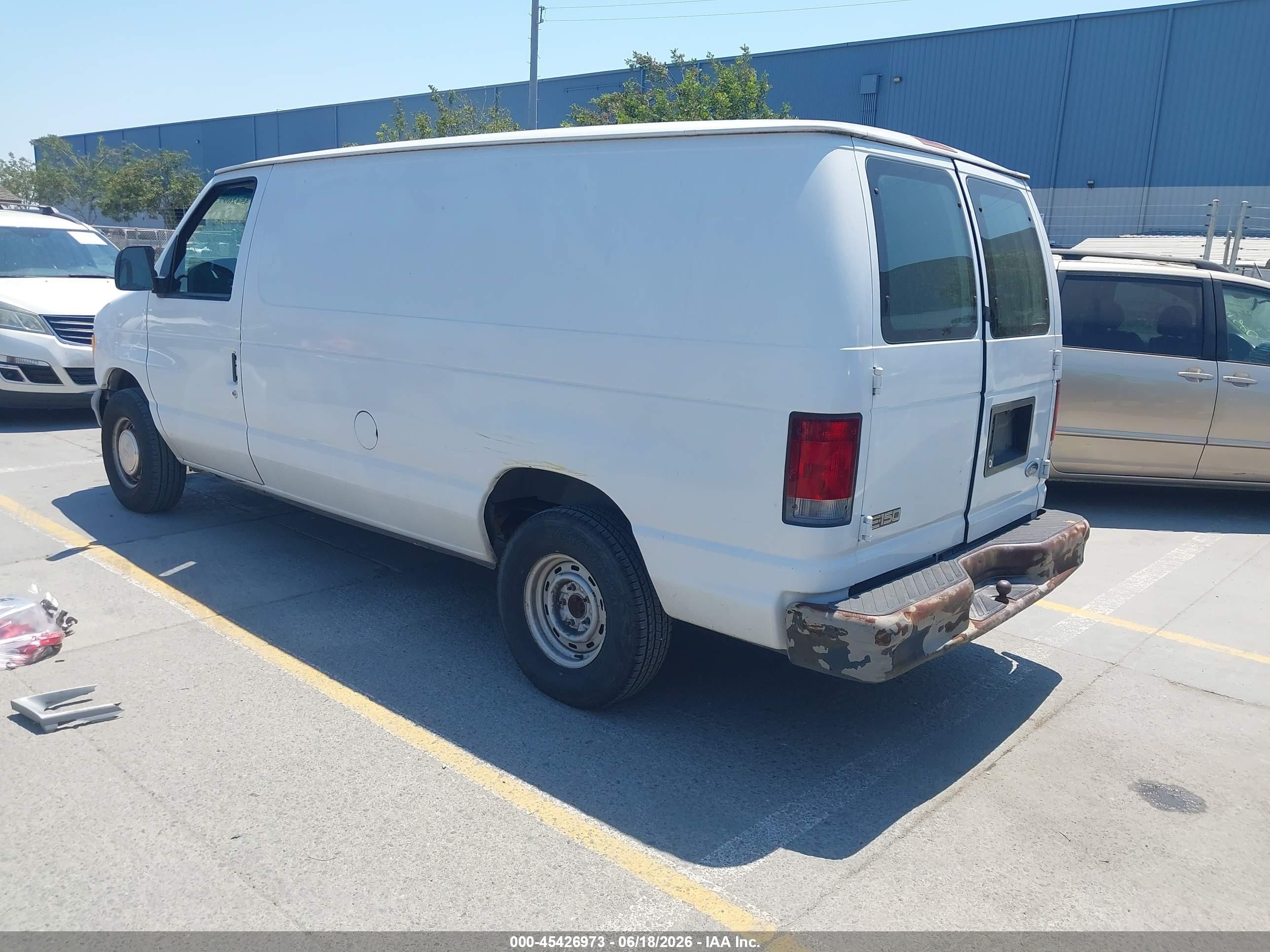 2001 Ford E-150 Commercial/recreational White vin: 1FTRE14221HB67747