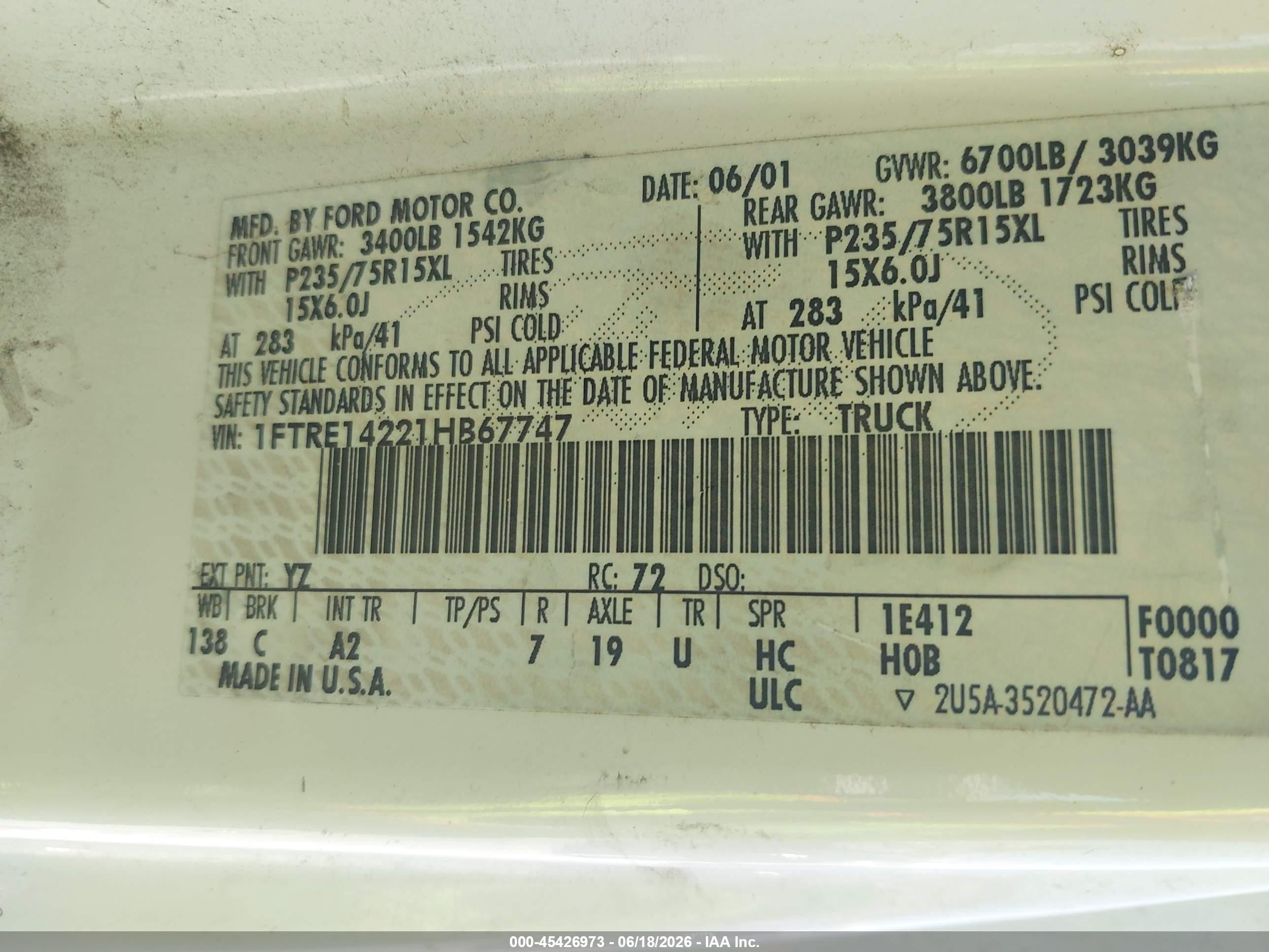 2001 Ford E-150 Commercial/recreational White vin: 1FTRE14221HB67747
