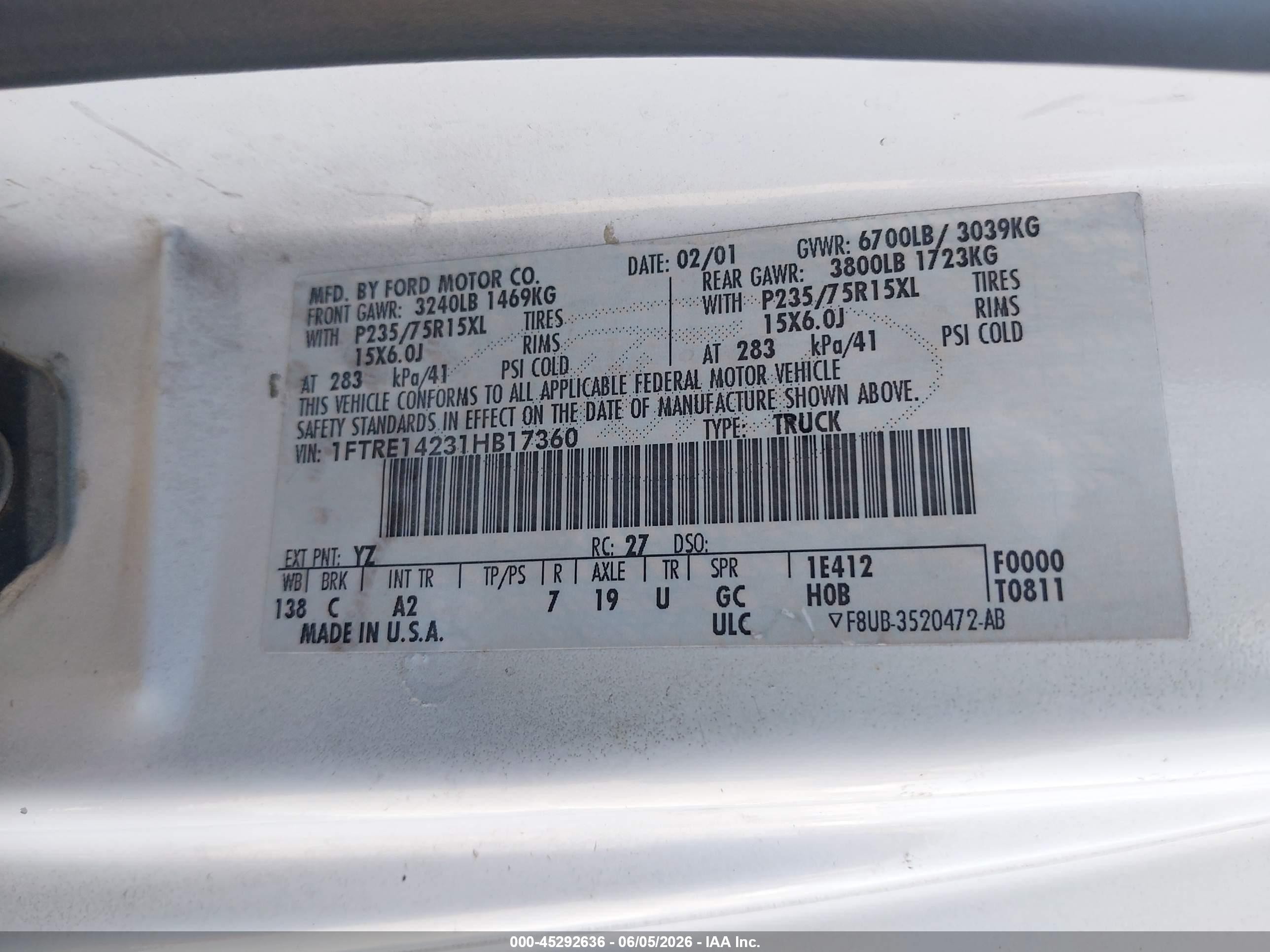 2001 Ford E-150 Commercial/recreational White vin: 1FTRE14231HB17360