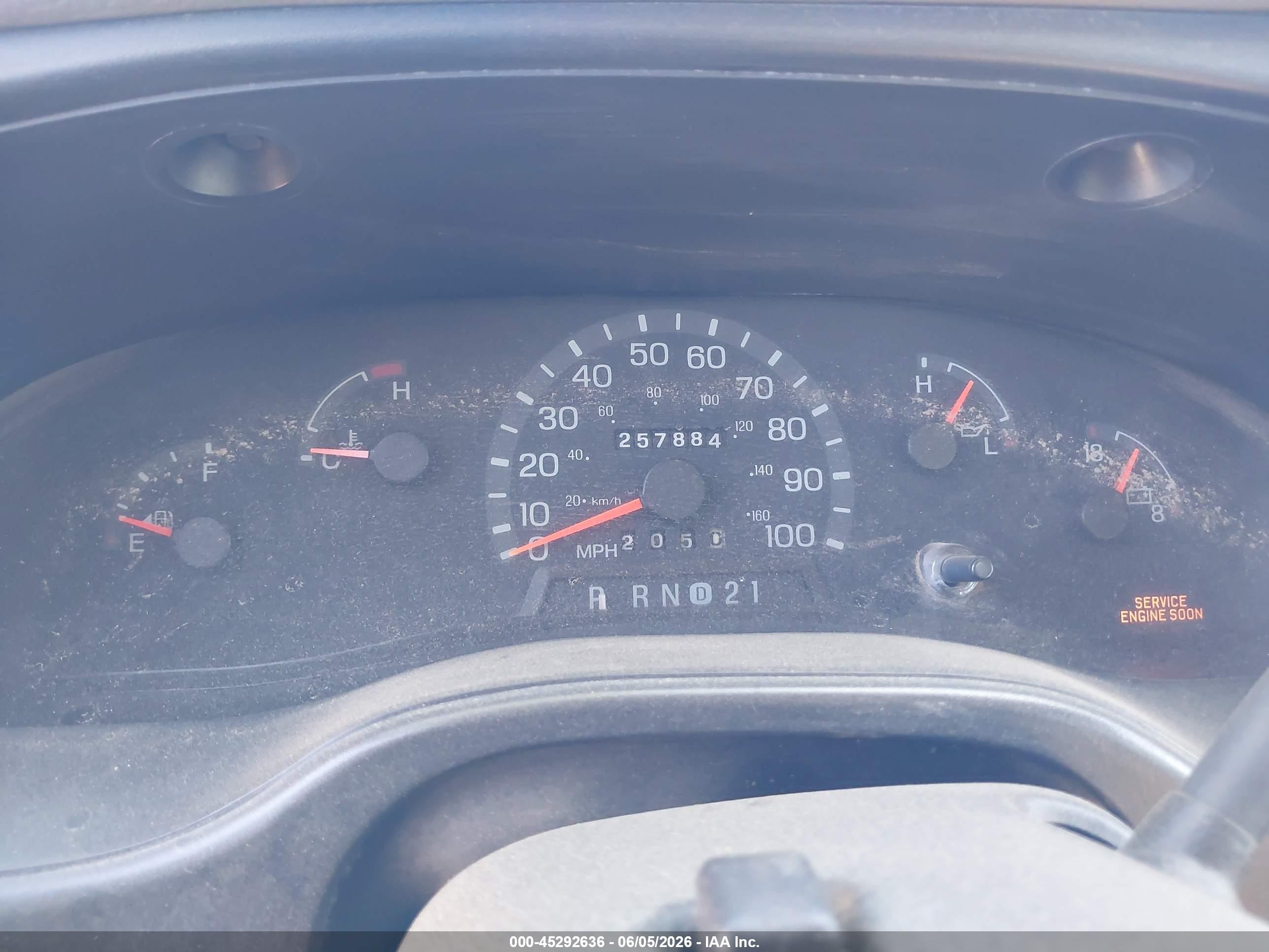2001 Ford E-150 Commercial/recreational White vin: 1FTRE14231HB17360