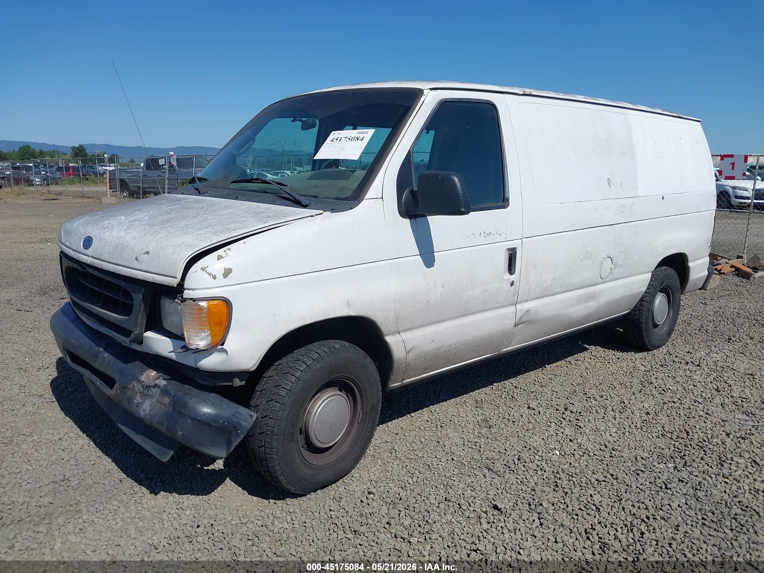 2002 Ford E-150 Commercial/recreational White vin: 1FTRE14242HA87772
