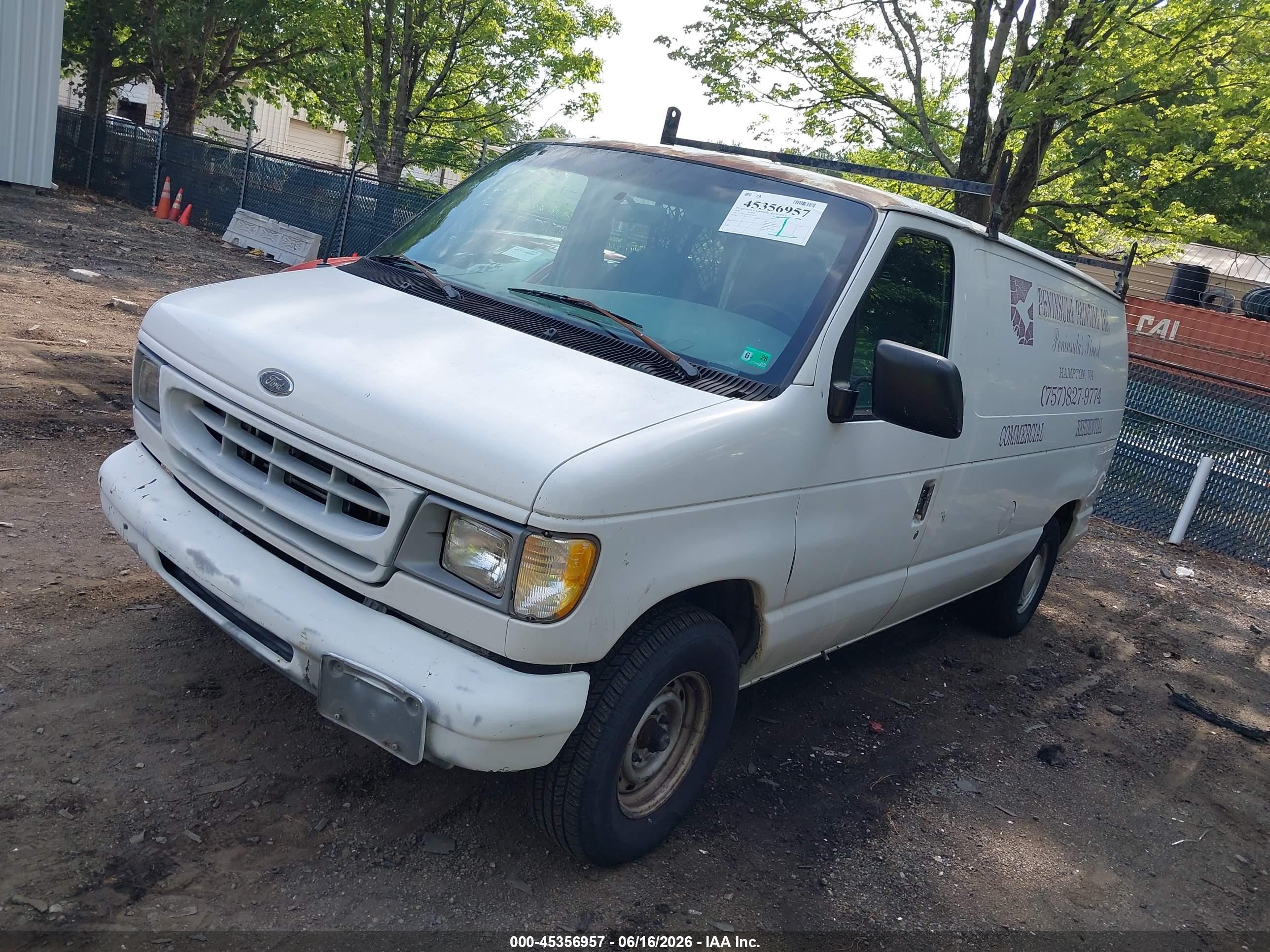 2000 Ford E-150 Commercial/recreational White vin: 1FTRE1425YHB78025