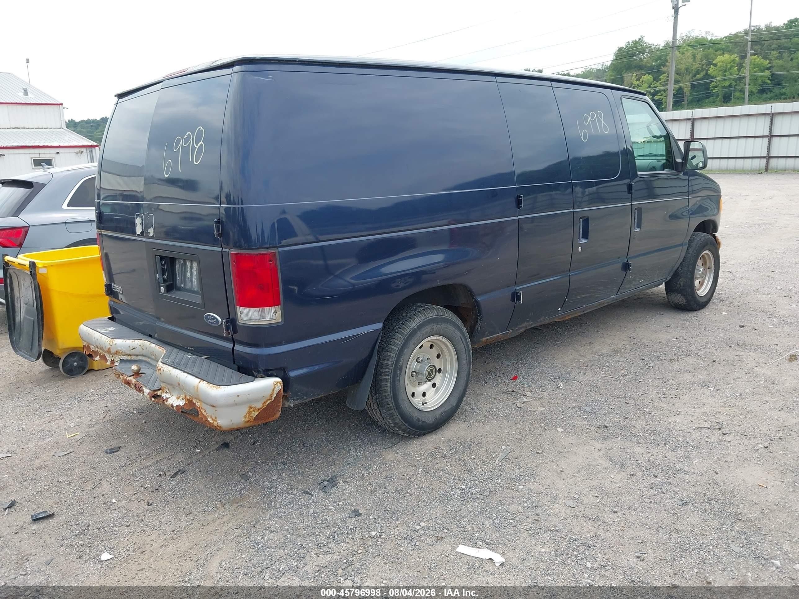 2001 Ford E-150 Commercial/recreational Blue vin: 1FTRE14261HB28773
