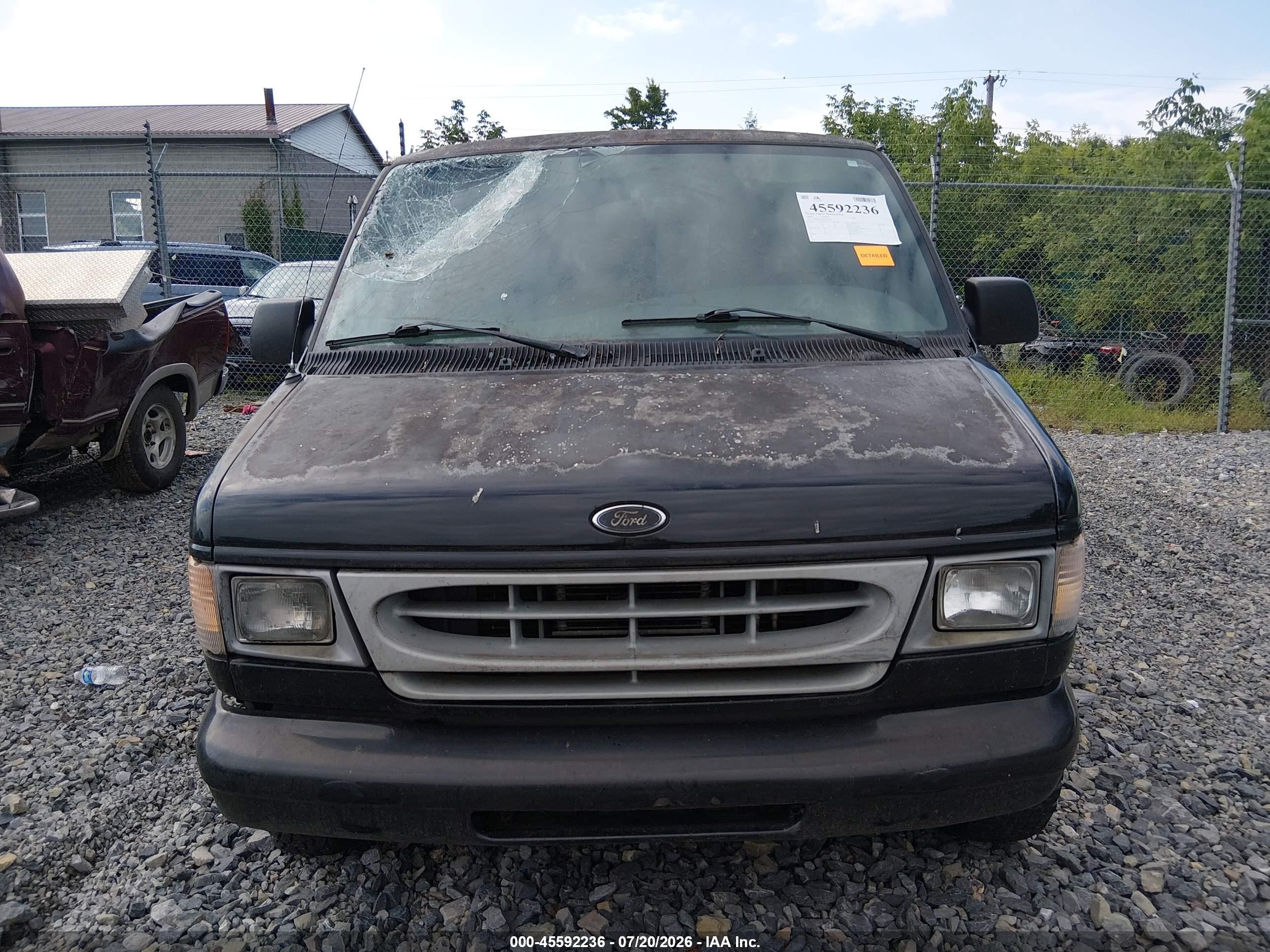 2002 Ford E-150 Commercial/recreational Черный vin: 1FTRE14262HA44292
