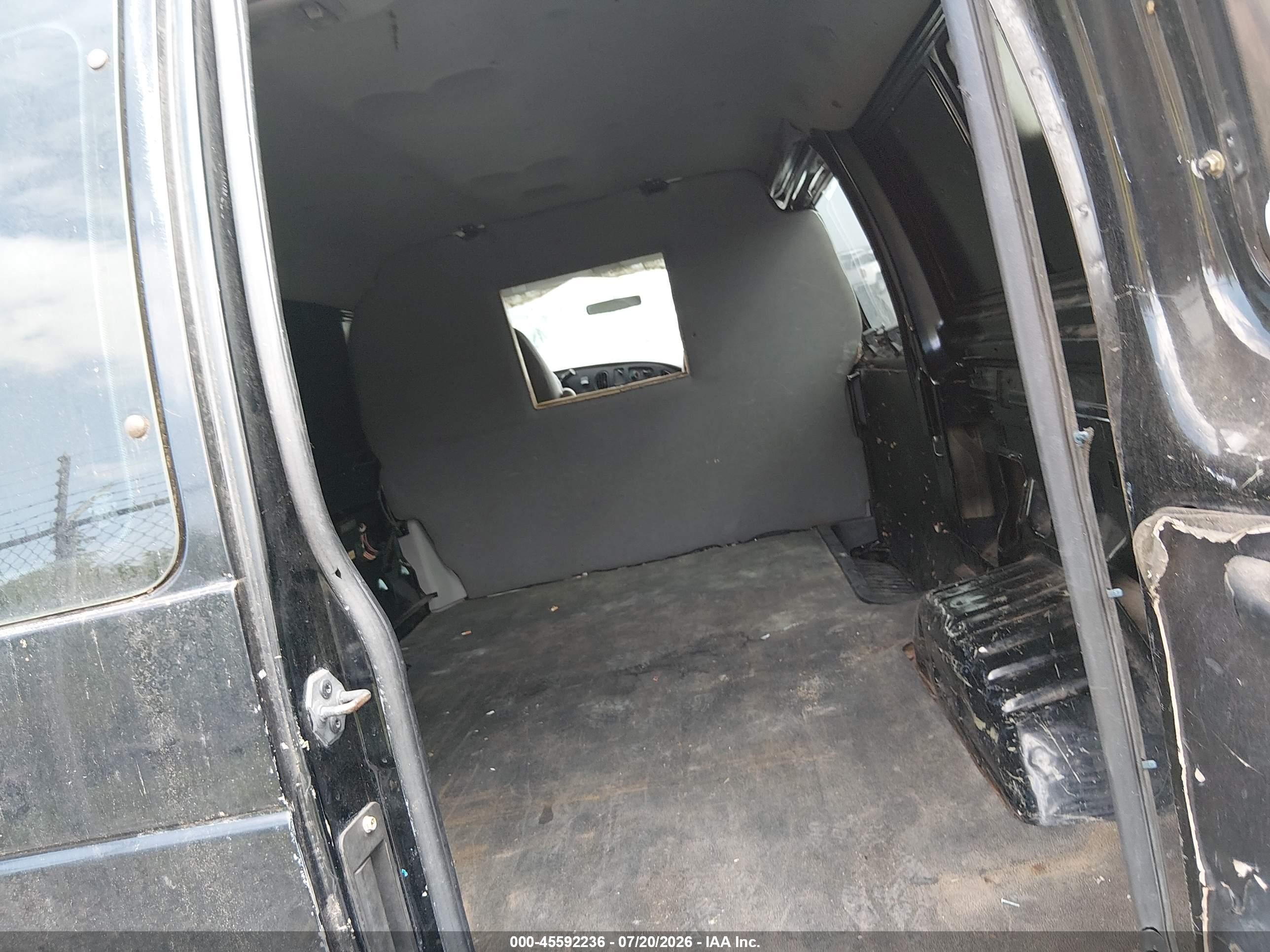 2002 Ford E-150 Commercial/recreational Черный vin: 1FTRE14262HA44292