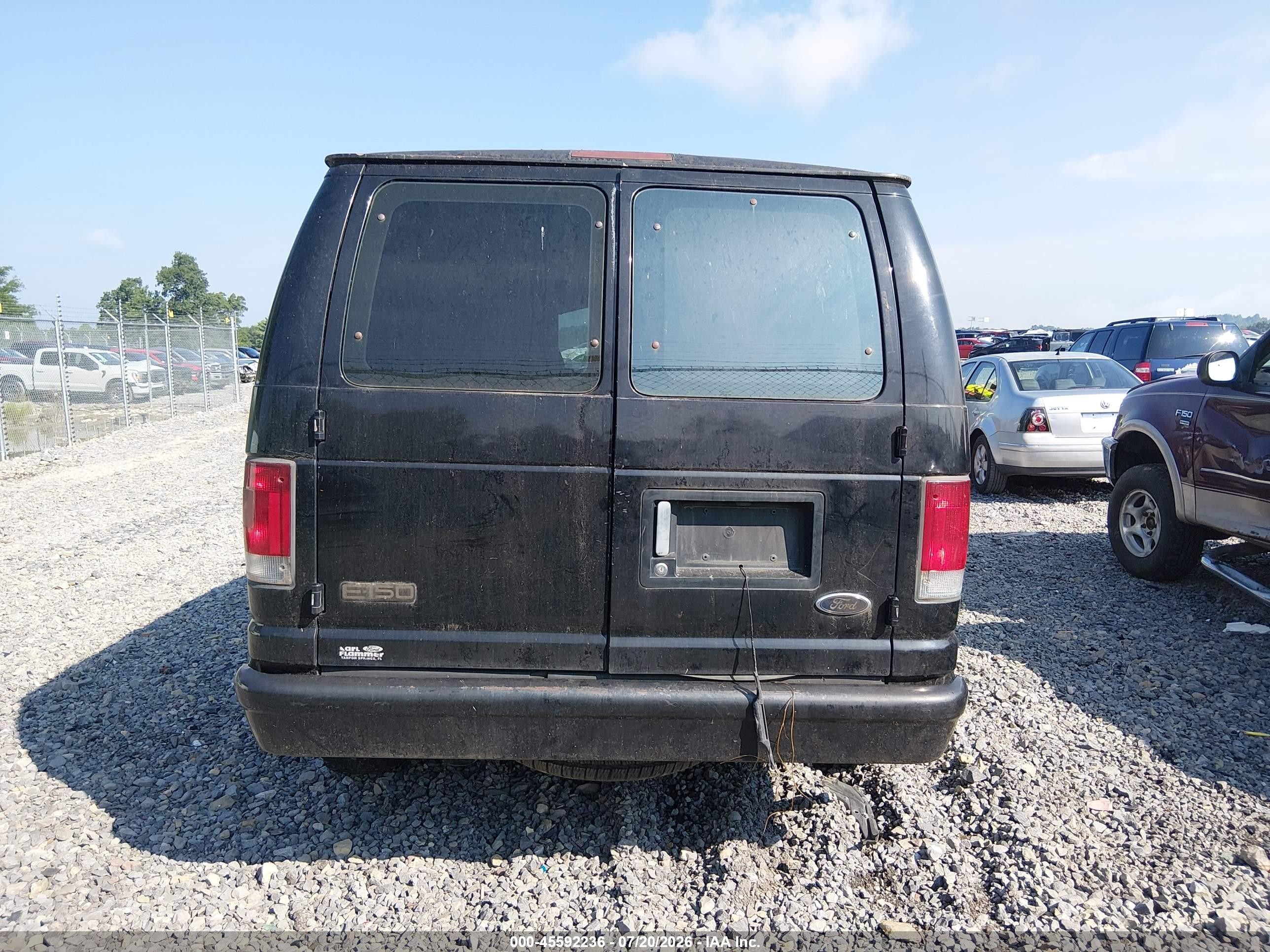 2002 Ford E-150 Commercial/recreational Черный vin: 1FTRE14262HA44292