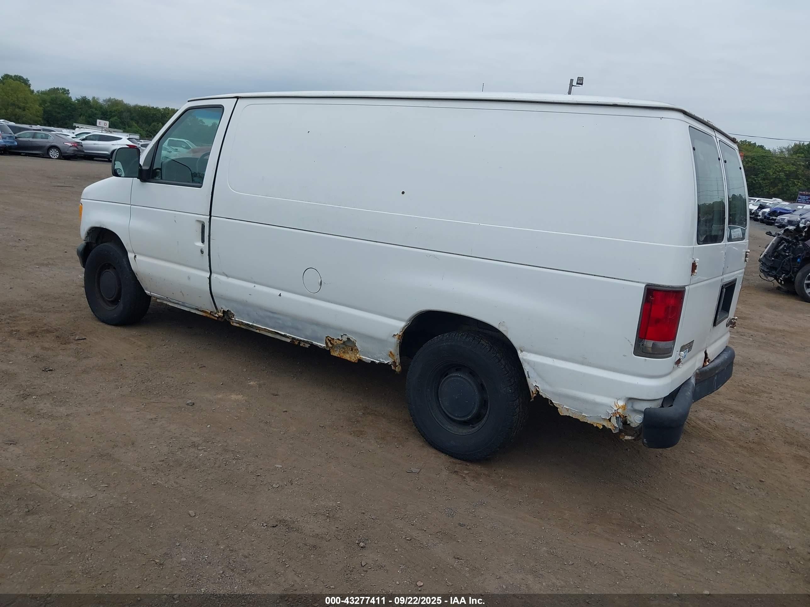 1998 Ford Econoline Commercial/recreational White vin: 1FTRE1427WHB61773