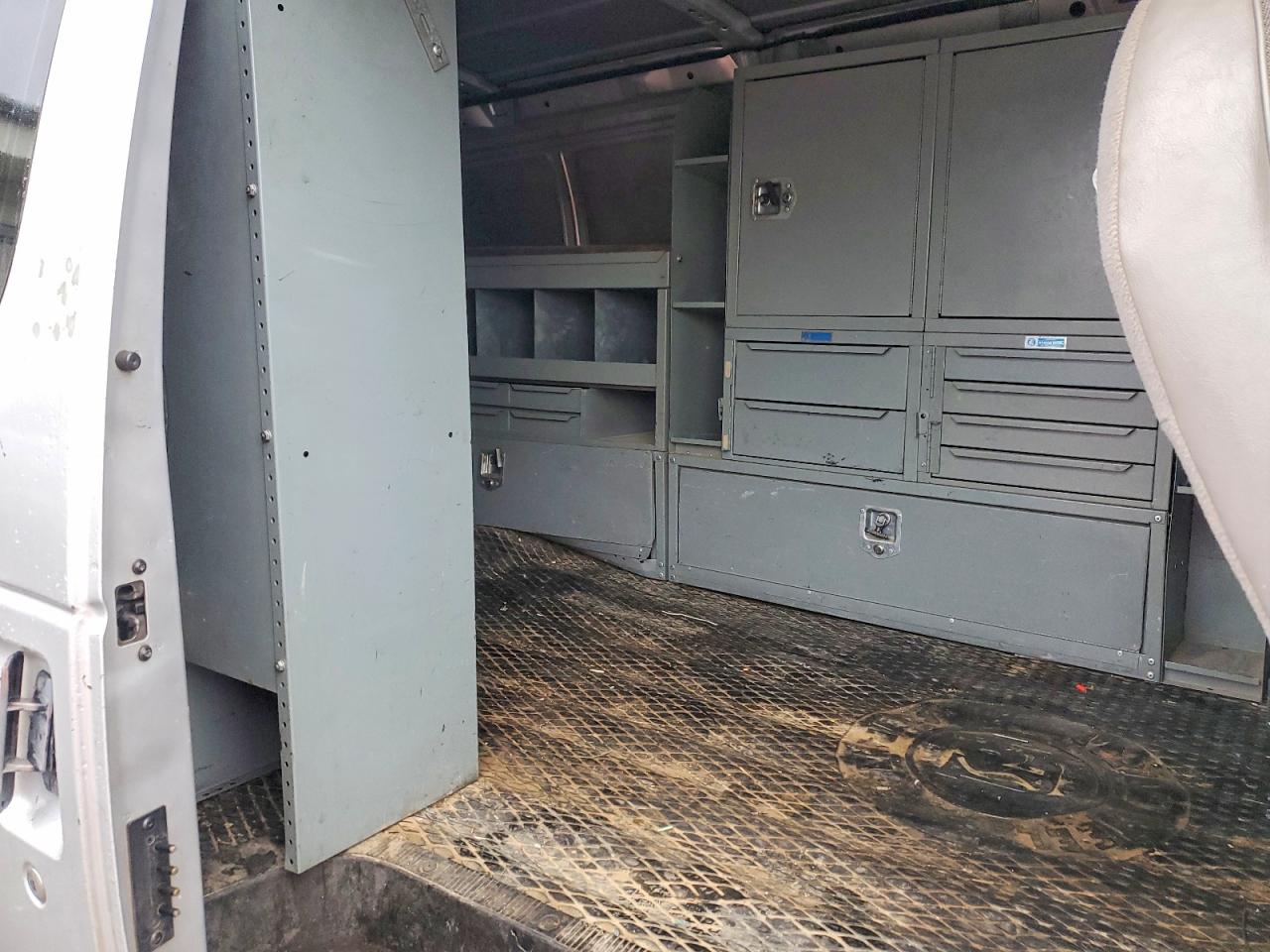 1999 Ford Econoline E150 Van Gray vin: 1FTRE1427XHB33666