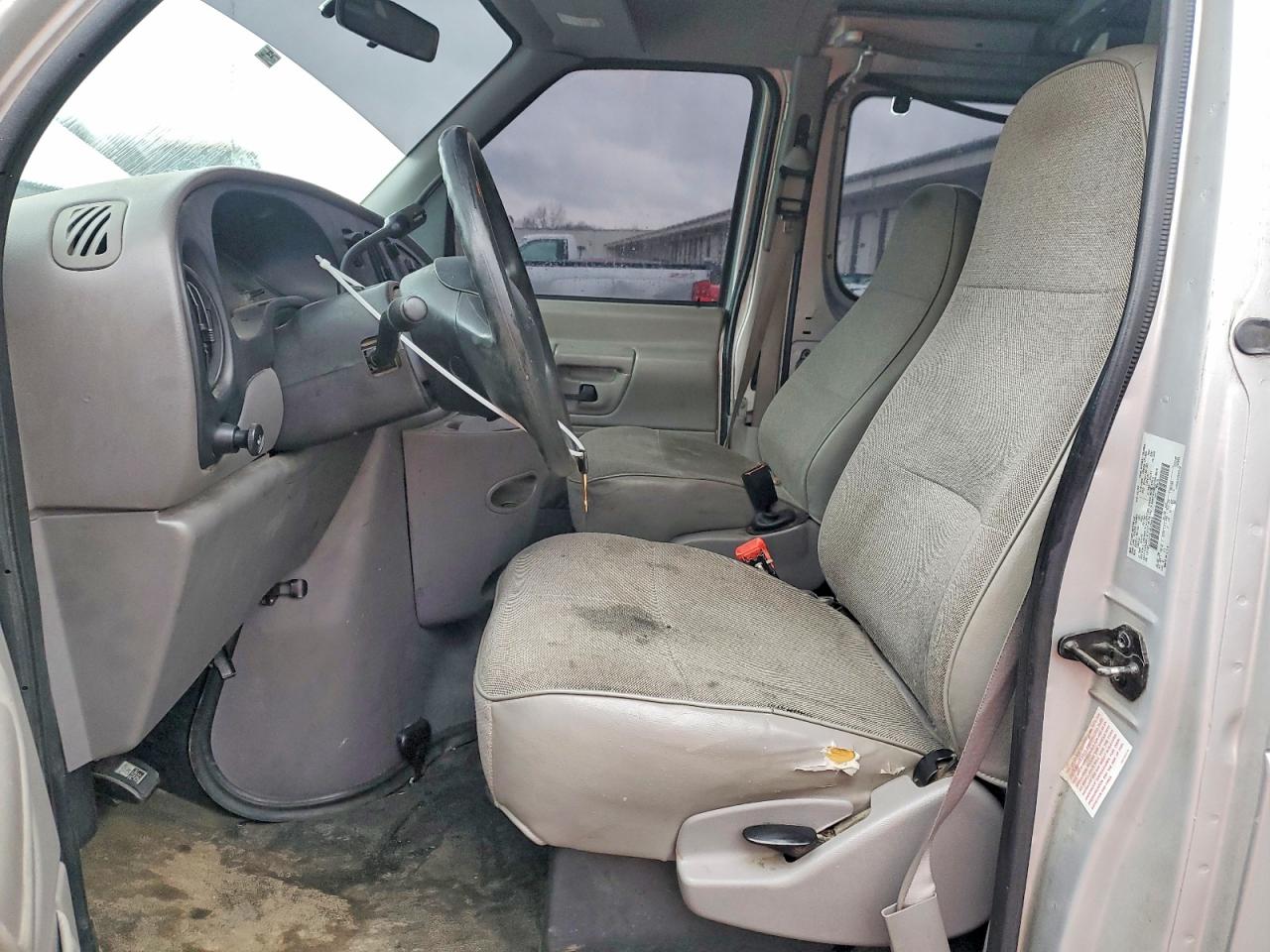1999 Ford Econoline E150 Van Gray vin: 1FTRE1427XHB33666